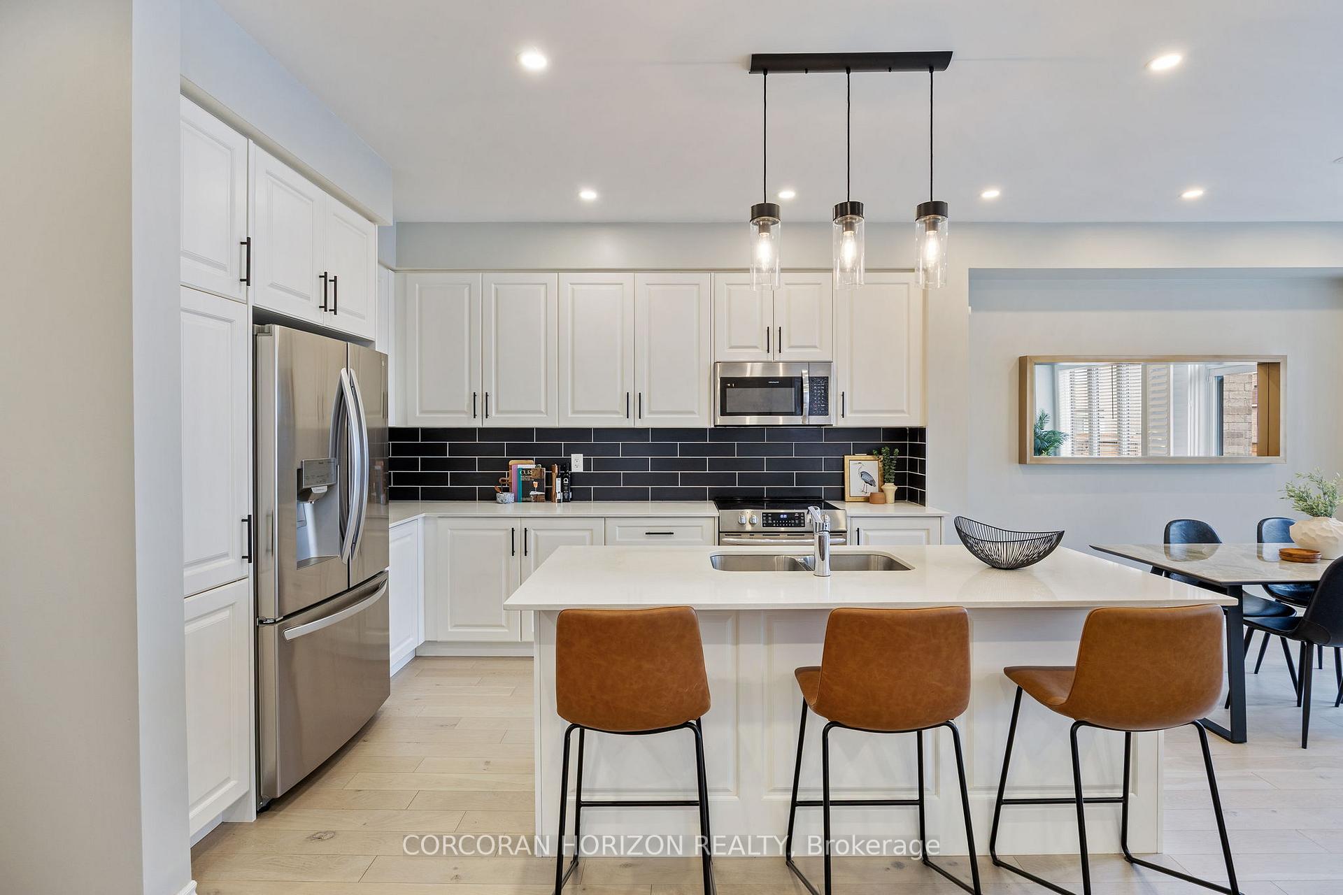 Photo 10 of 39 Louise Crescent, Whitby, Rural Whitby — HOMEH