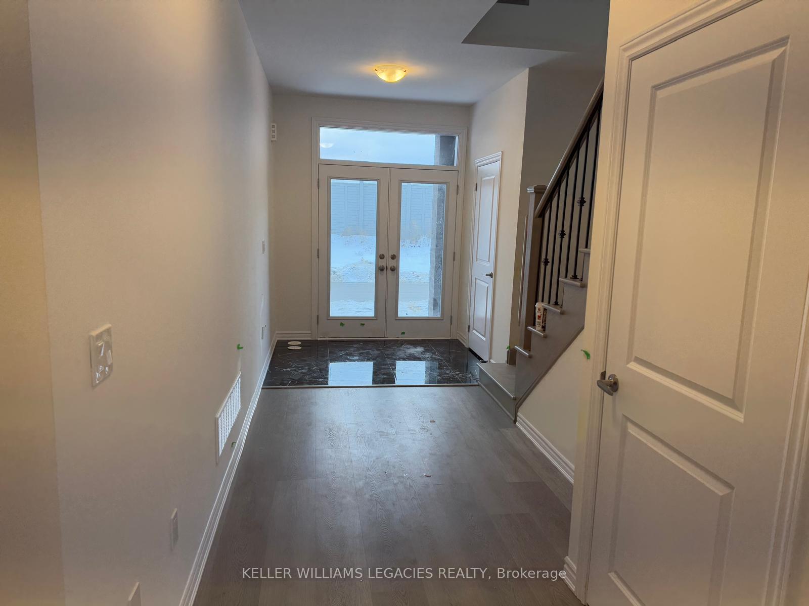 Photo 3 of 130 Wascana Road, Vaughan, Elder Mills — HOMEH