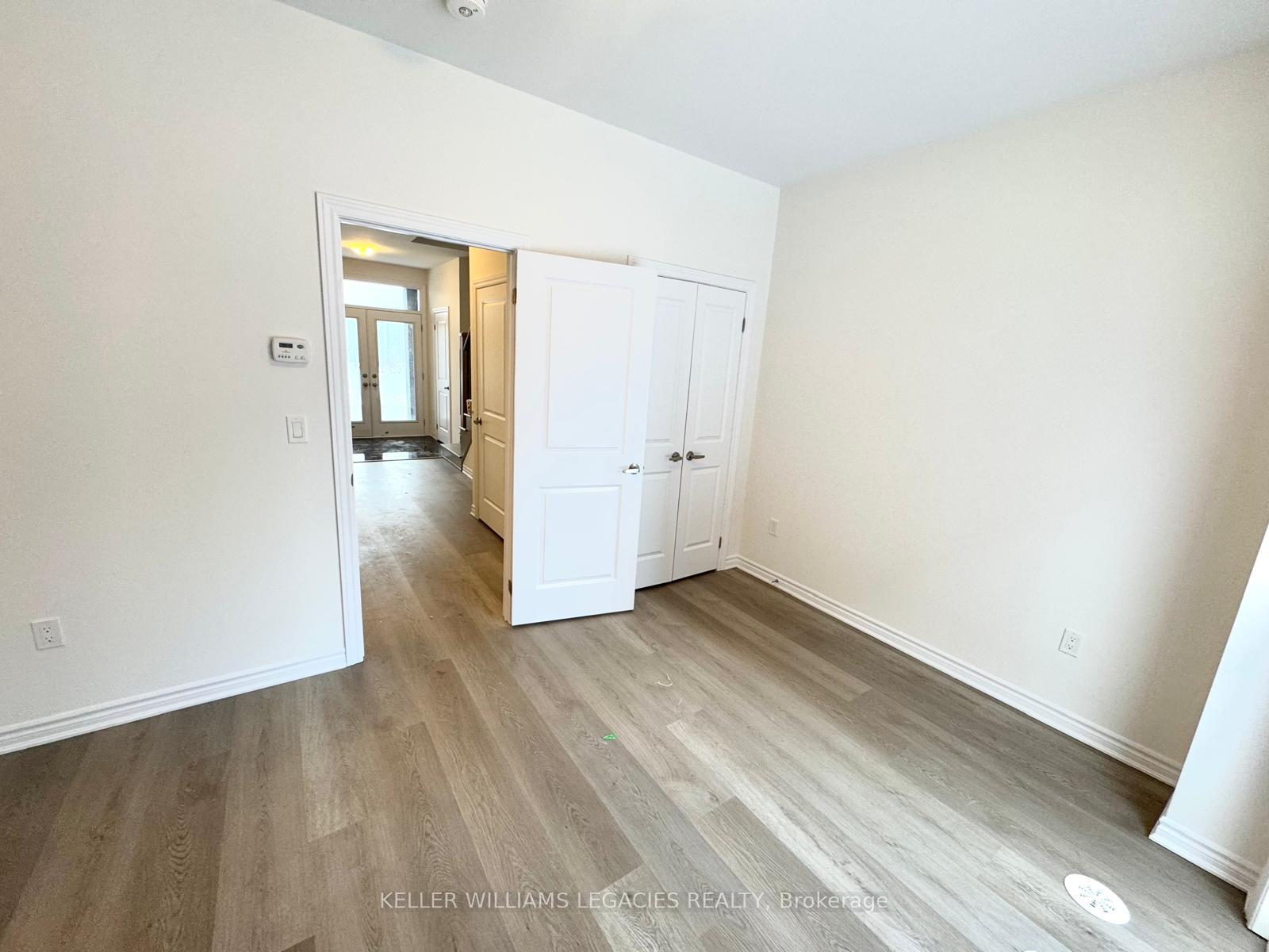 Photo 4 of 130 Wascana Road, Vaughan, Elder Mills — HOMEH