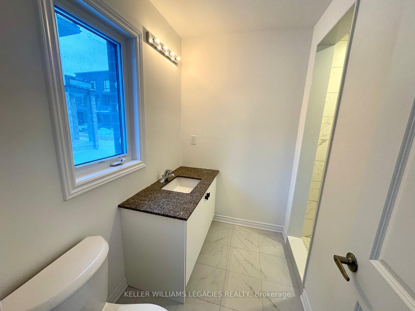 Photo 5 of 130 Wascana Road, Vaughan, Elder Mills — HOMEH