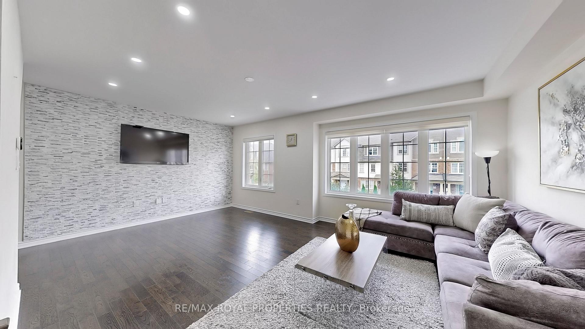Photo 8 of 2773 Sapphire Drive, Pickering, Rural Pickering — HOMEH