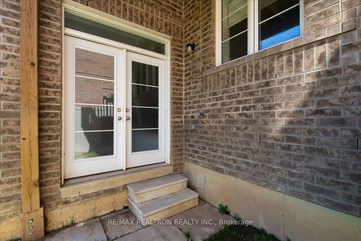 Photo 33 of 5 Straw Cutter Gate, Vaughan, Patterson — HOMEH