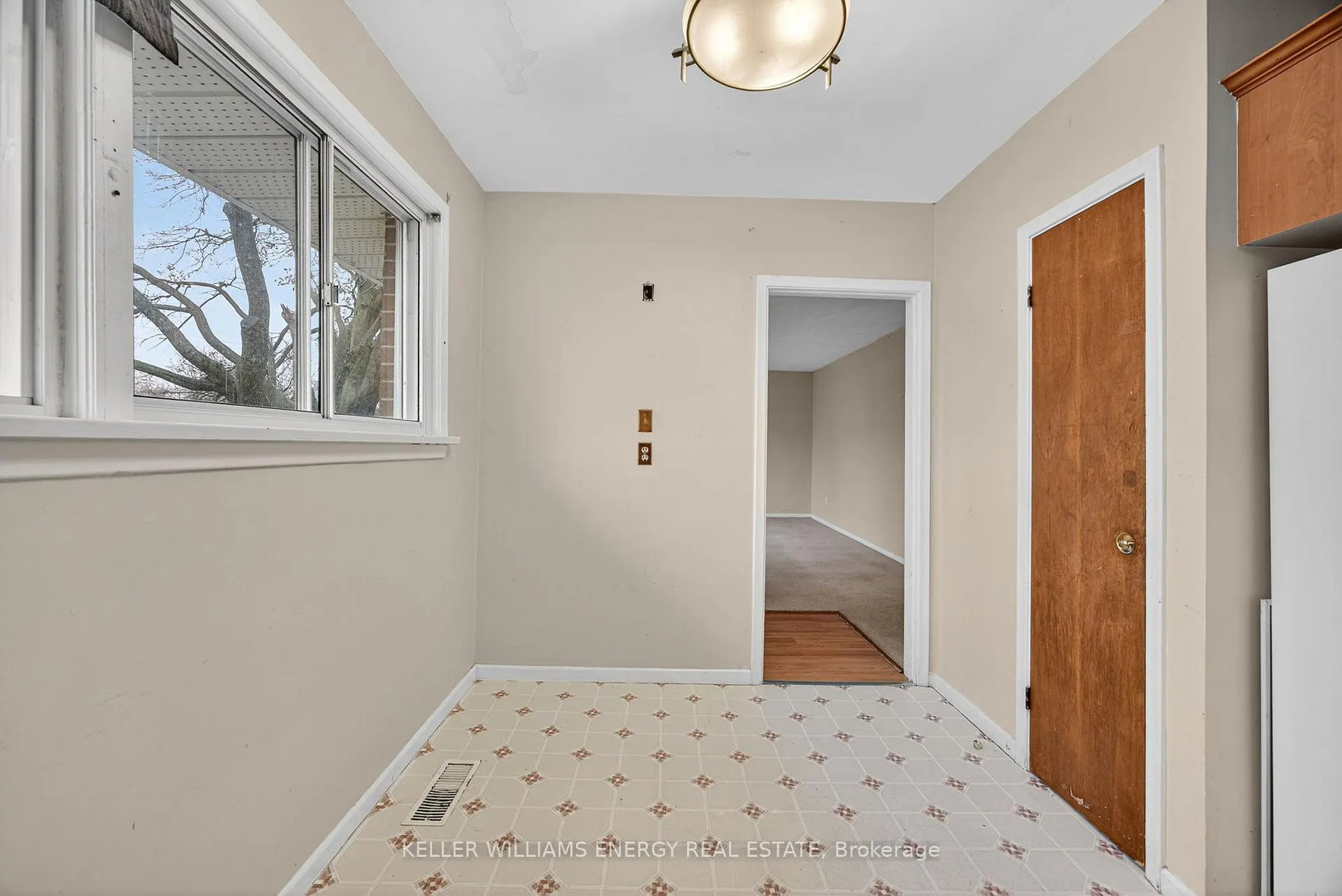 Photo 15 of 76 Rose Street, Barrie, Wellington — HOMEH