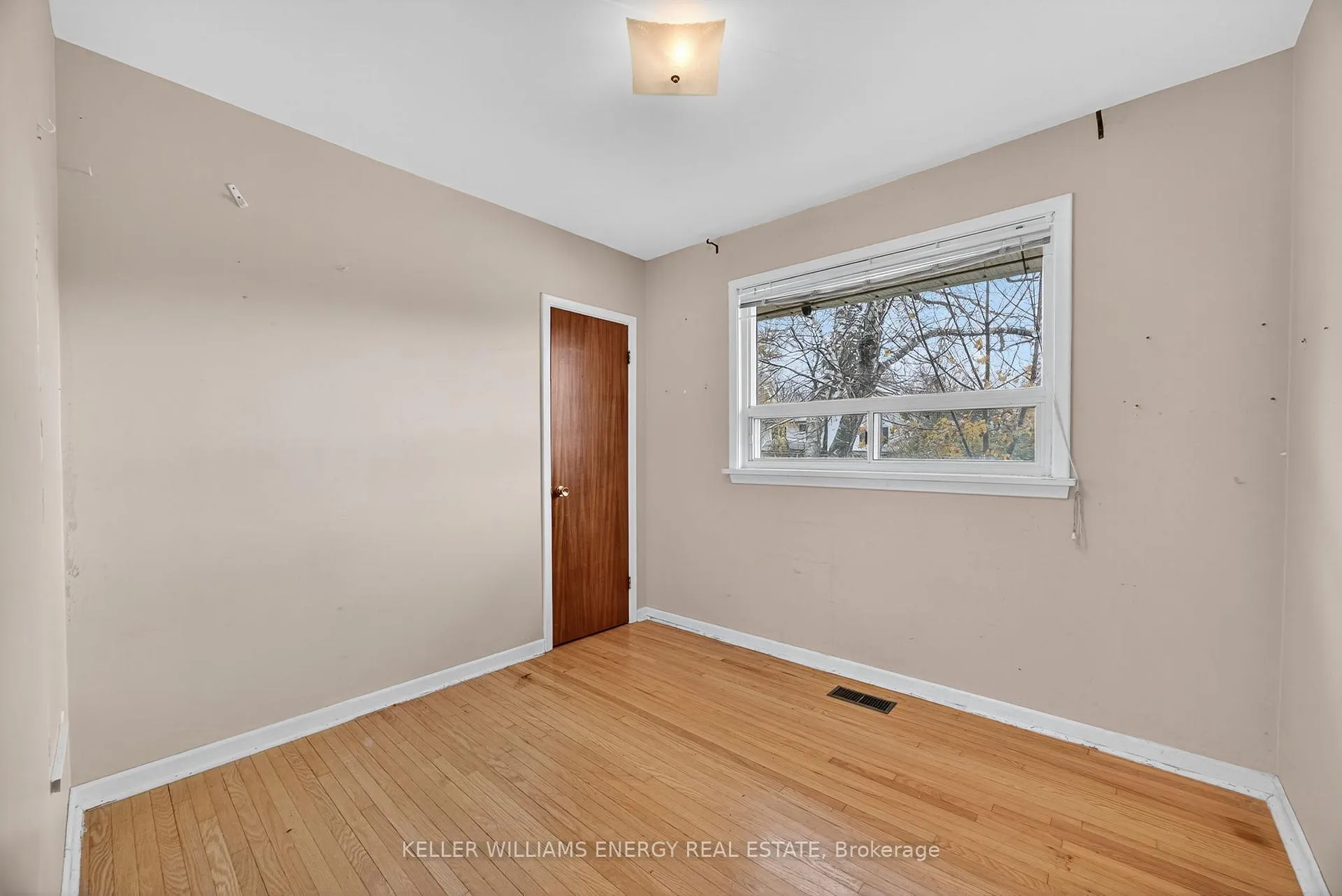 Photo 23 of 76 Rose Street, Barrie, Wellington — HOMEH