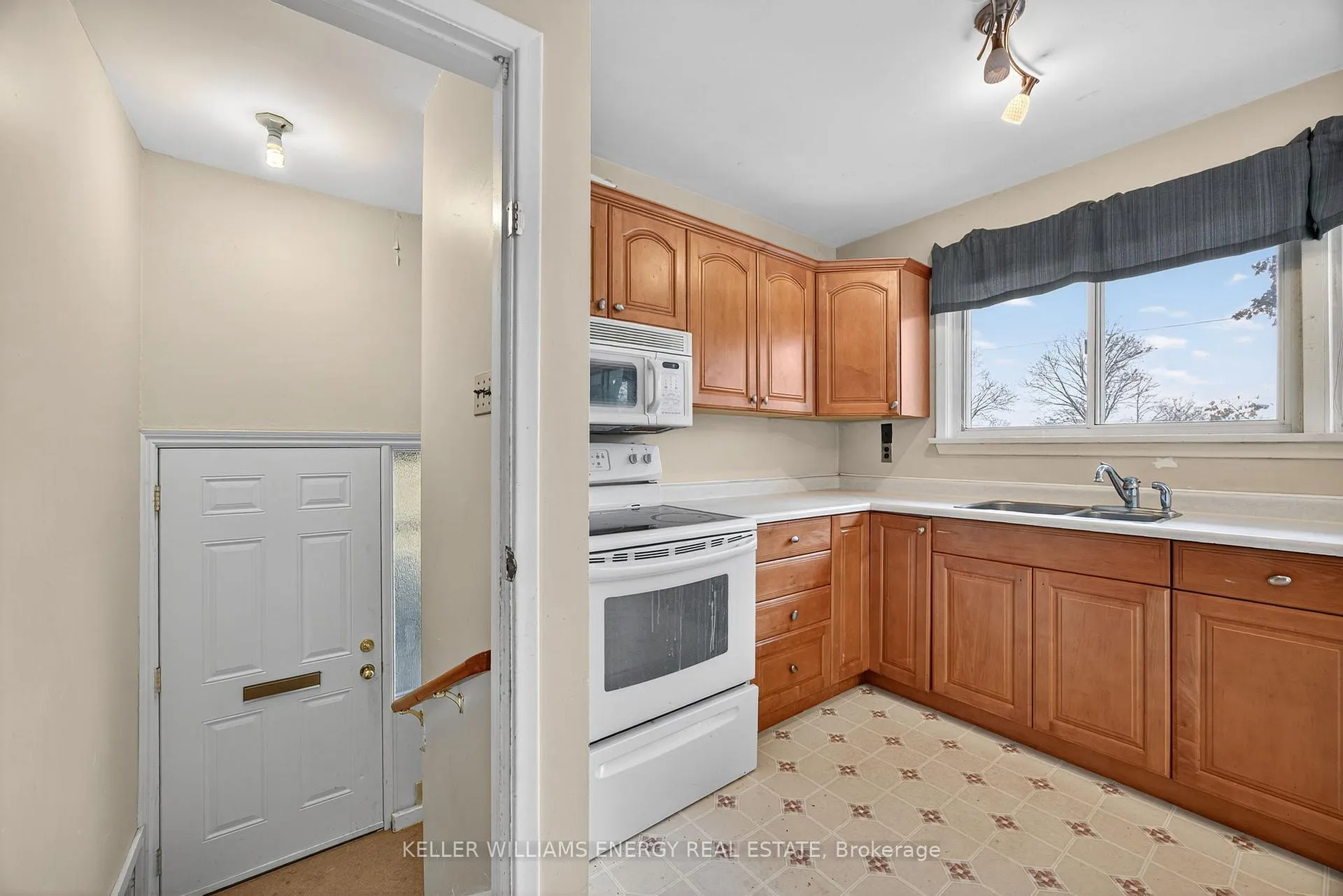 Photo 29 of 76 Rose Street, Barrie, Wellington — HOMEH