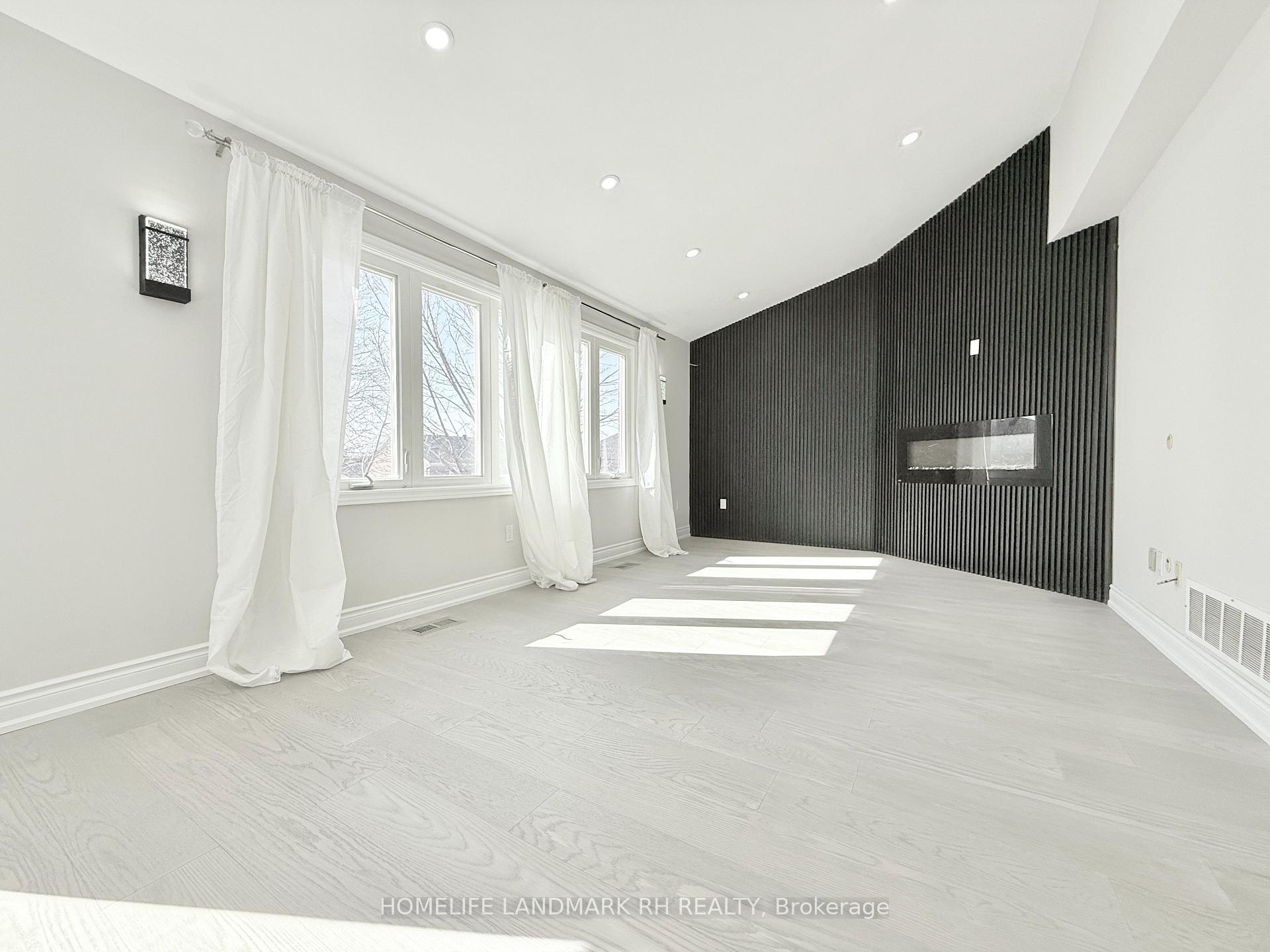 Photo 6 of 138 Strathearn Avenue, Richmond Hill, Bayview Hill — HOMEH