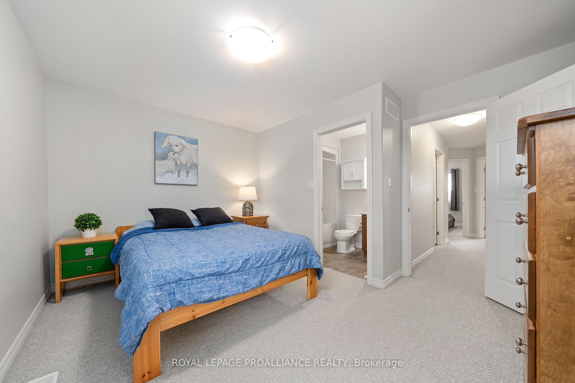 Photo 15 of 45 Ledgerock Court, Quinte West, Sidney Ward — HOMEH