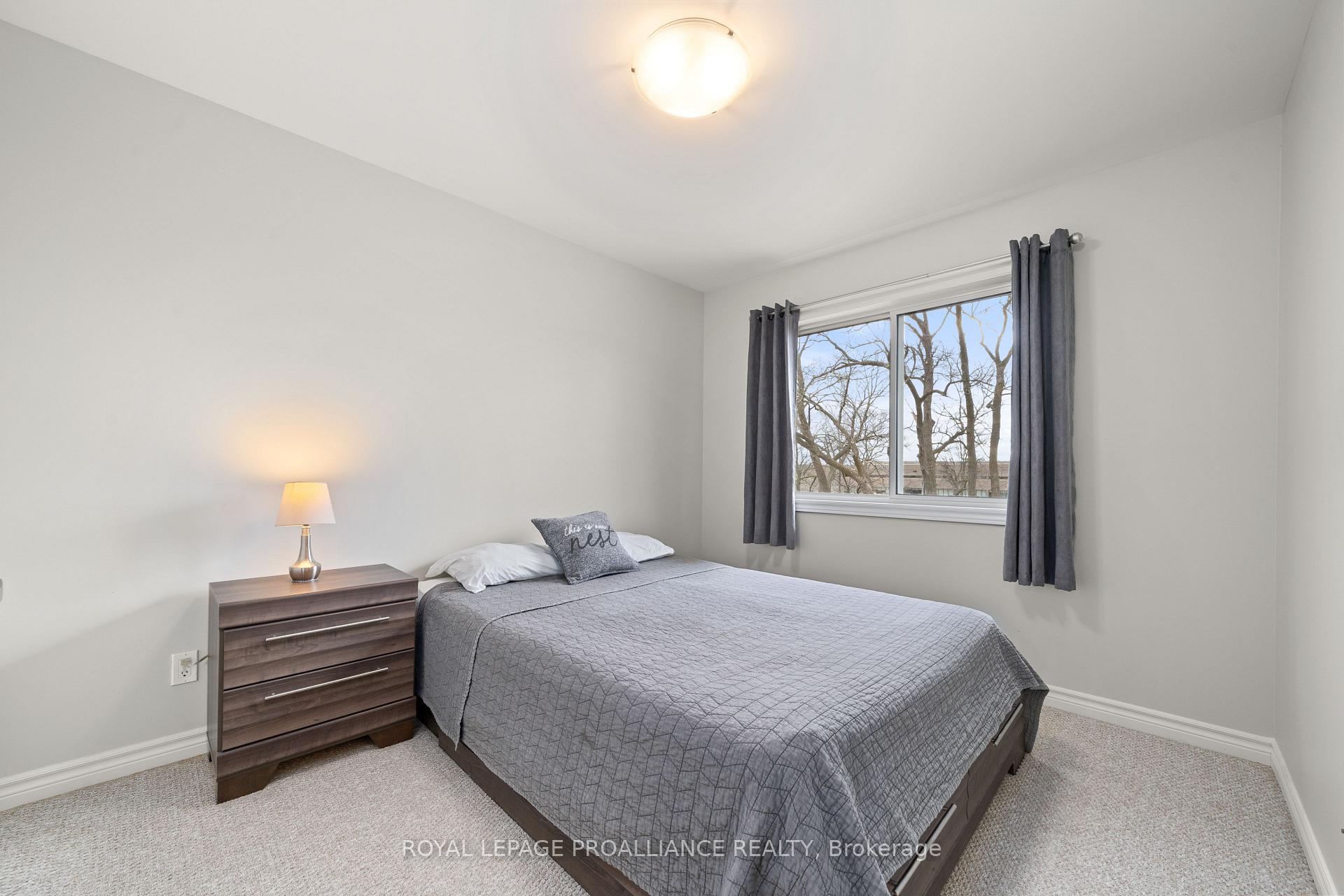 Photo 20 of 45 Ledgerock Court, Quinte West, Sidney Ward — HOMEH