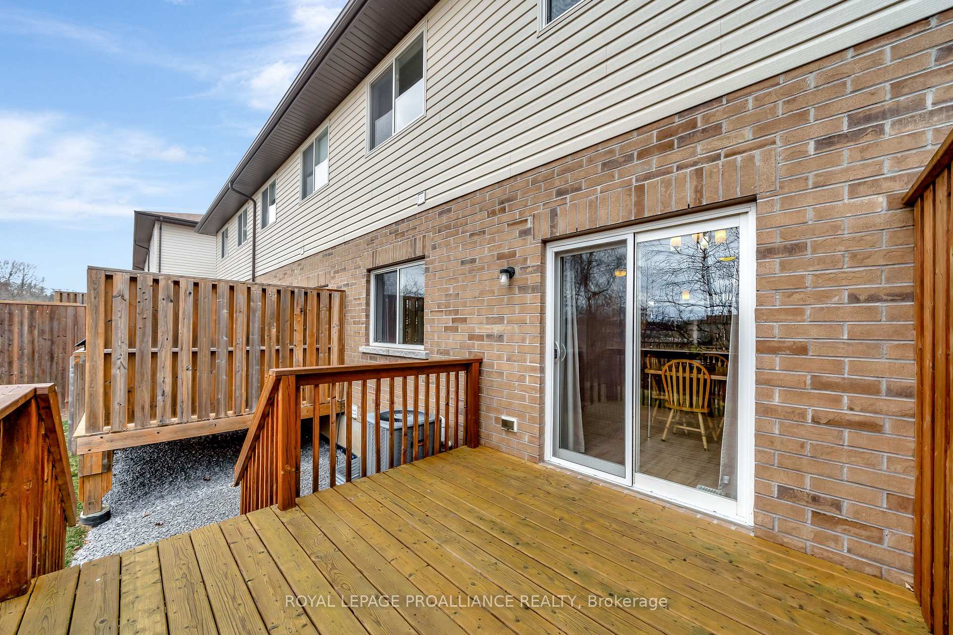 Photo 25 of 45 Ledgerock Court, Quinte West, Sidney Ward — HOMEH