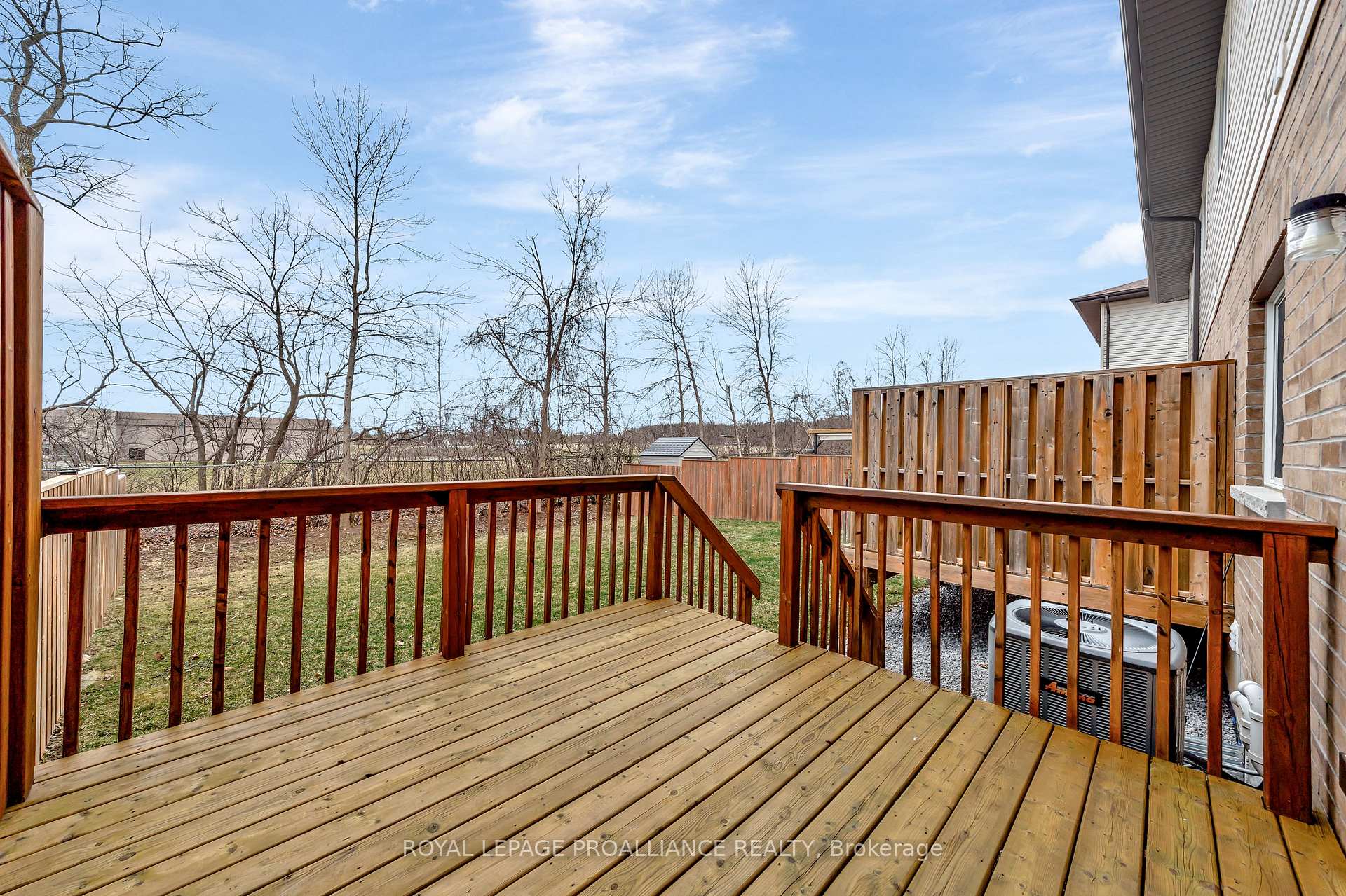 Photo 27 of 45 Ledgerock Court, Quinte West, Sidney Ward — HOMEH