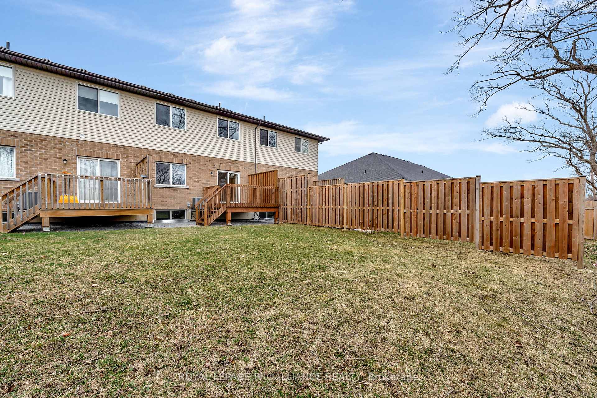 Photo 28 of 45 Ledgerock Court, Quinte West, Sidney Ward — HOMEH