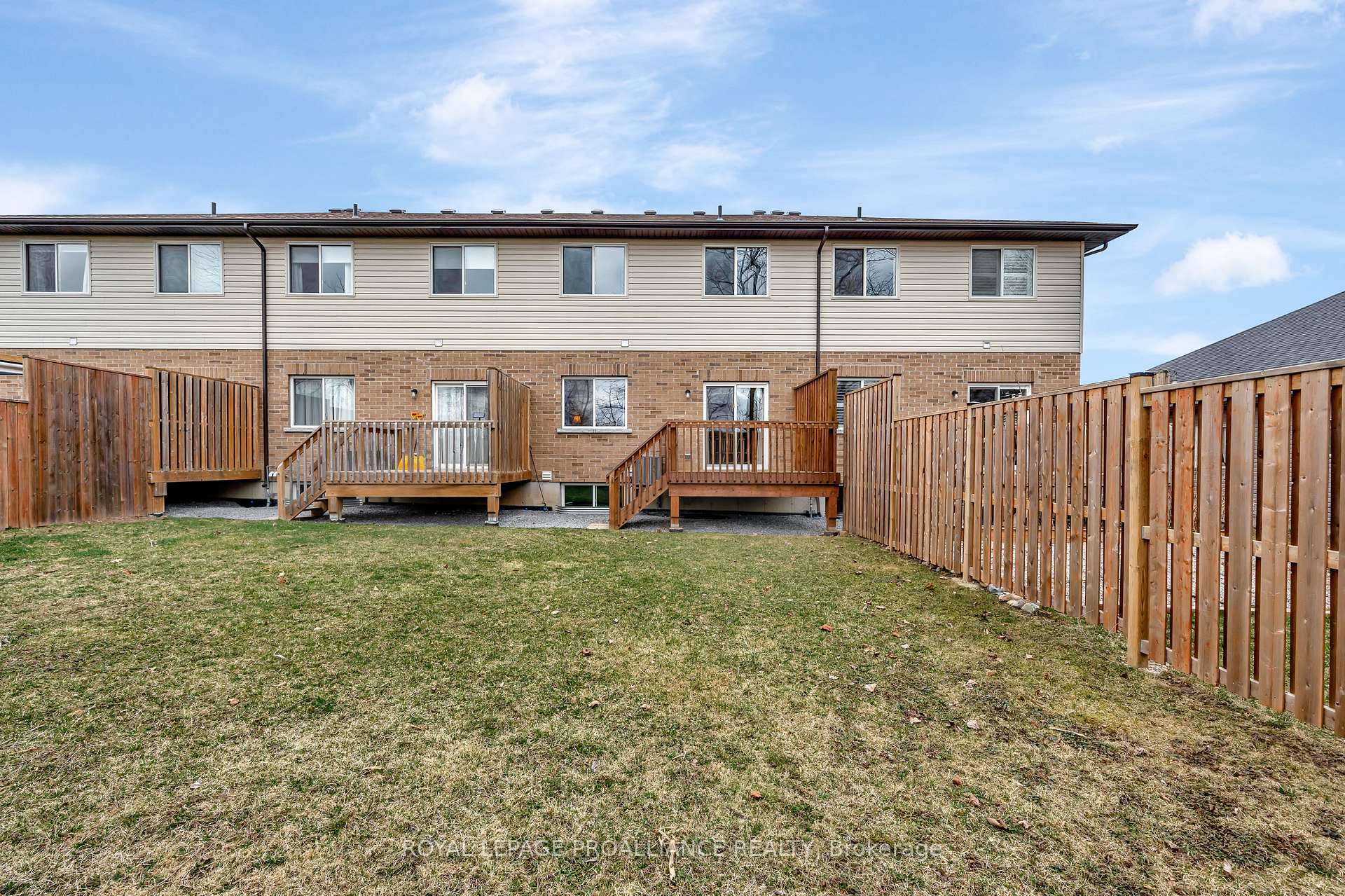 Photo 29 of 45 Ledgerock Court, Quinte West, Sidney Ward — HOMEH