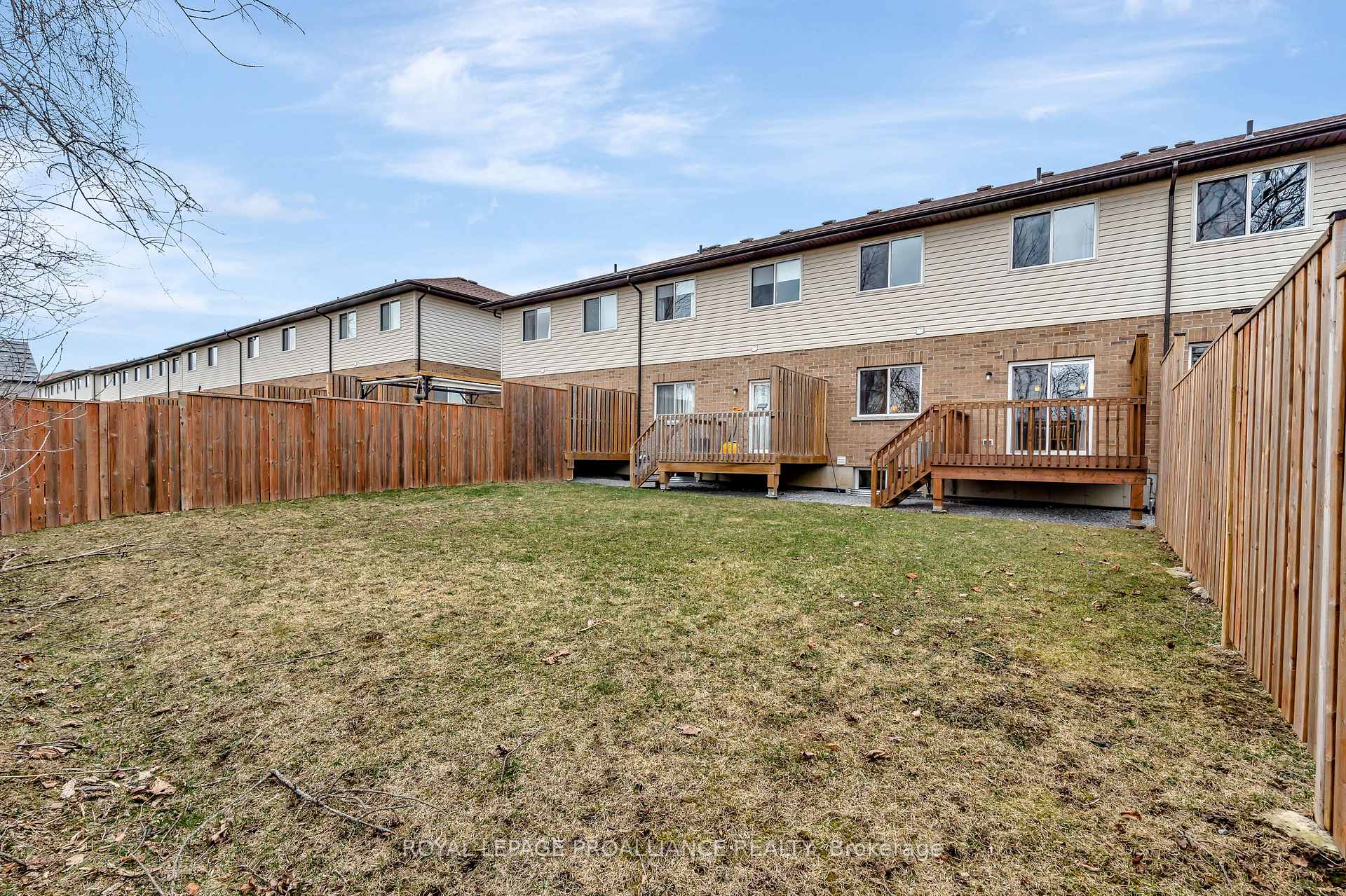 Photo 30 of 45 Ledgerock Court, Quinte West, Sidney Ward — HOMEH