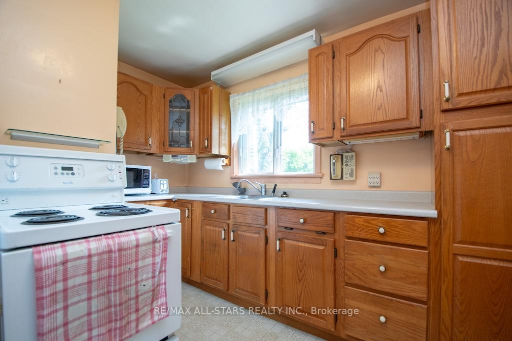 Photo 13 of 59 Queens Road, Whitby, Rural Whitby — HOMEH