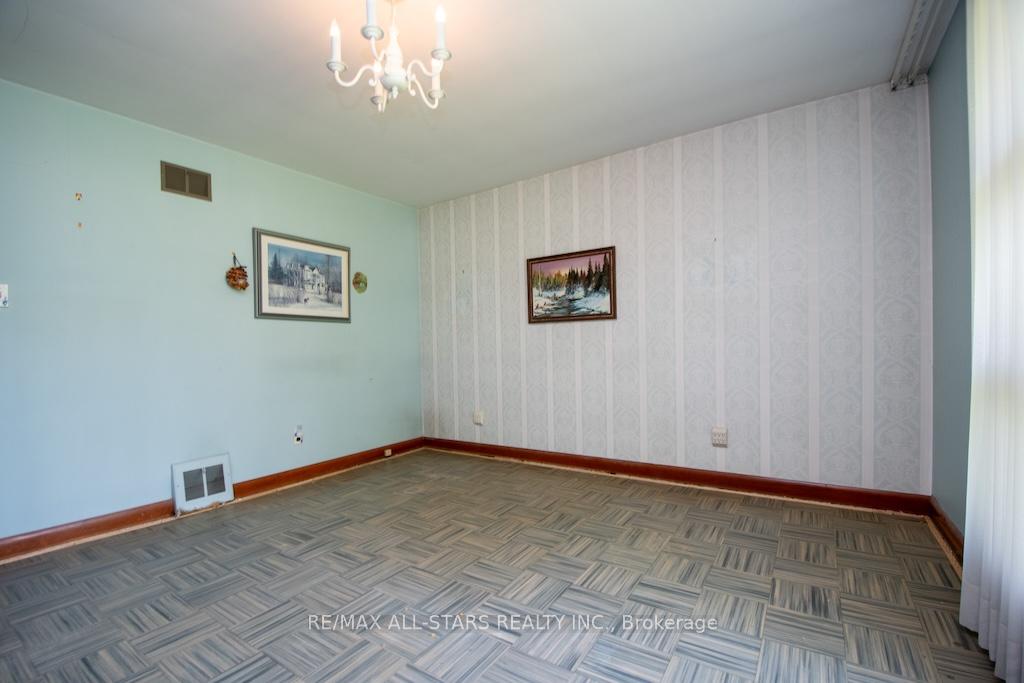 Photo 18 of 59 Queens Road, Whitby, Rural Whitby — HOMEH
