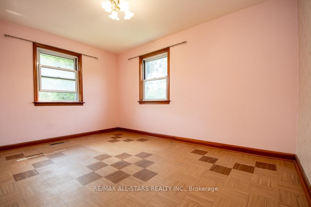 Photo 25 of 59 Queens Road, Whitby, Rural Whitby — HOMEH