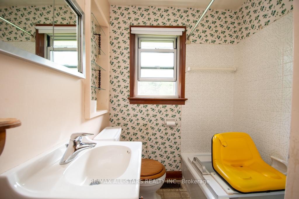 Photo 28 of 59 Queens Road, Whitby, Rural Whitby — HOMEH