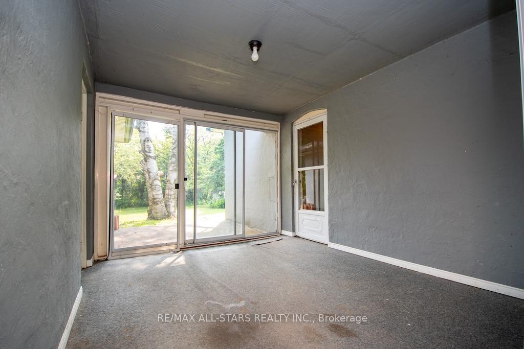 Photo 35 of 59 Queens Road, Whitby, Rural Whitby — HOMEH