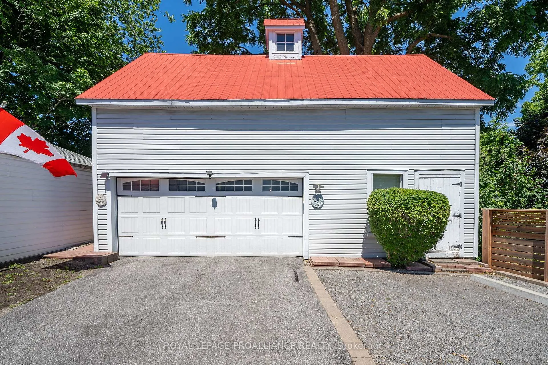 Photo 3 of 41 King Street, Prince Edward County, Picton Ward — HOMEH