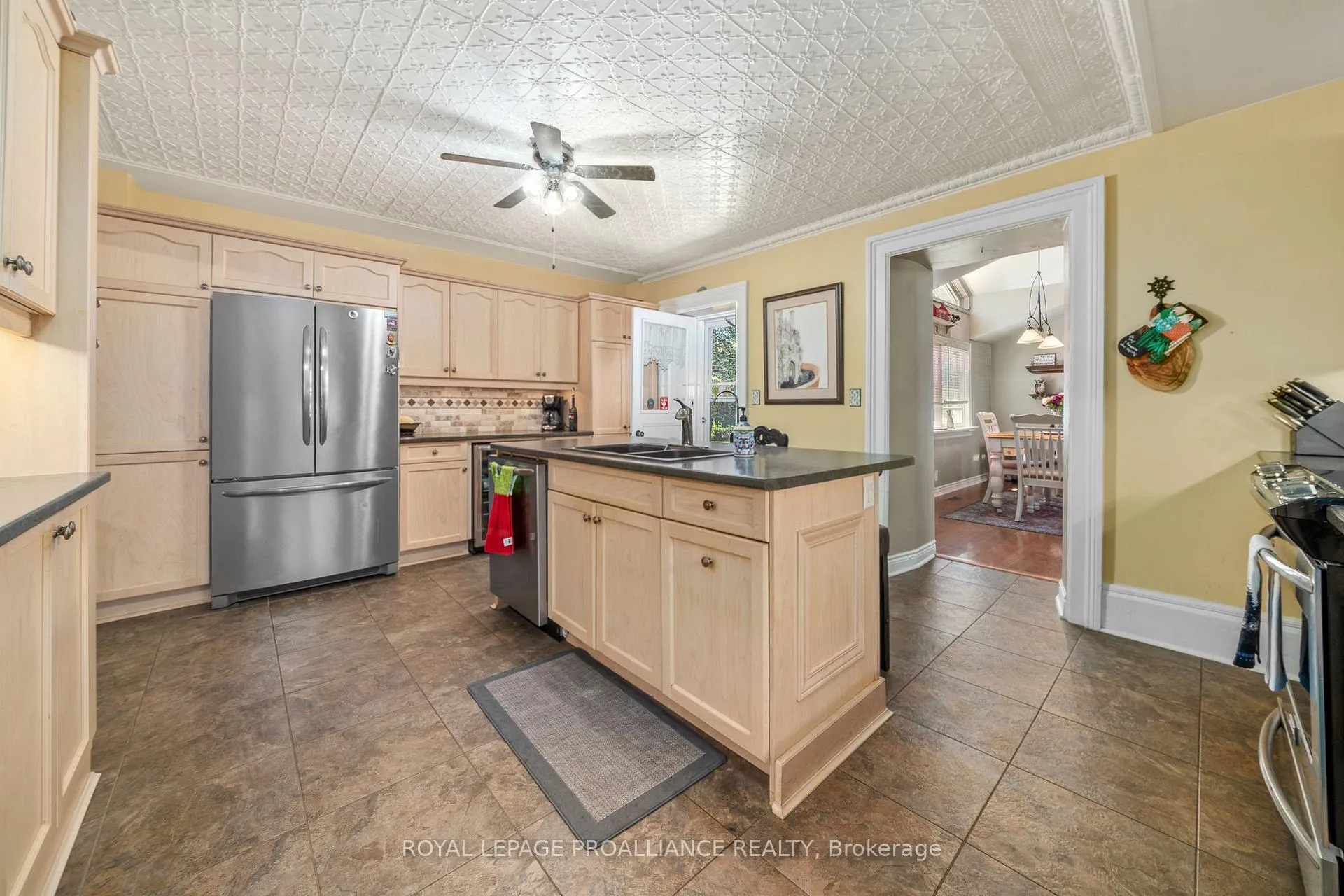 Photo 11 of 41 King Street, Prince Edward County, Picton Ward — HOMEH