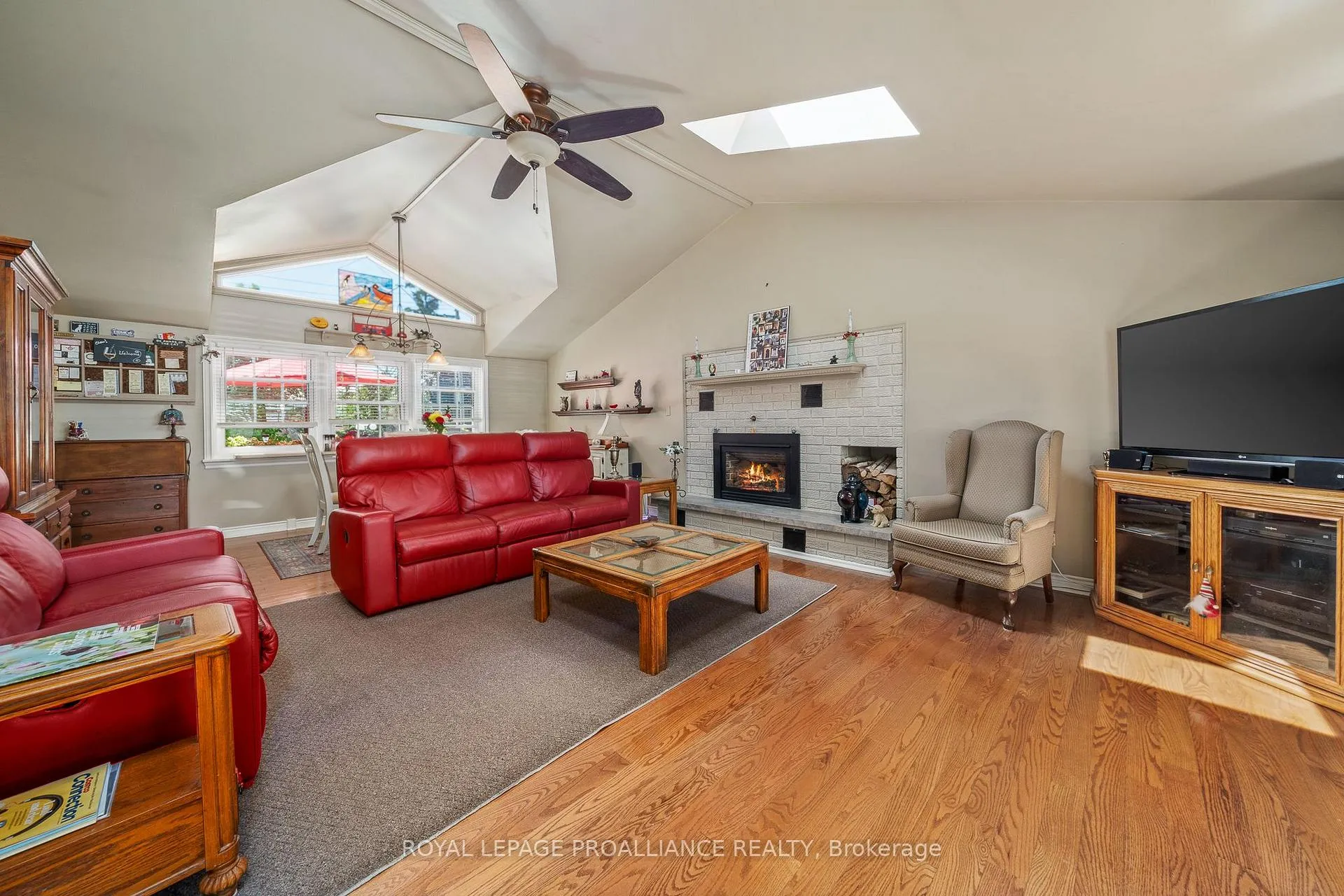 Photo 17 of 41 King Street, Prince Edward County, Picton Ward — HOMEH