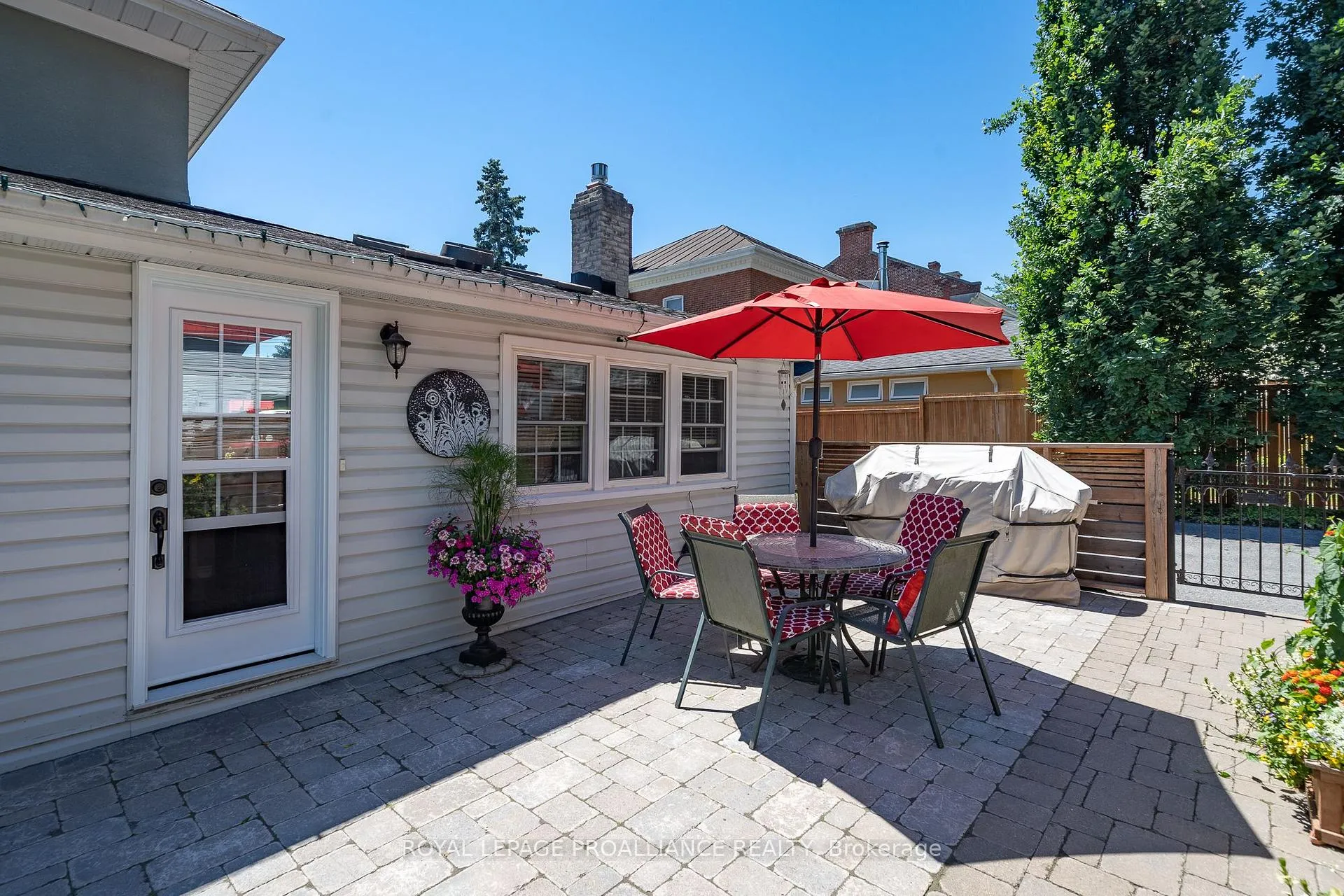Photo 32 of 41 King Street, Prince Edward County, Picton Ward — HOMEH