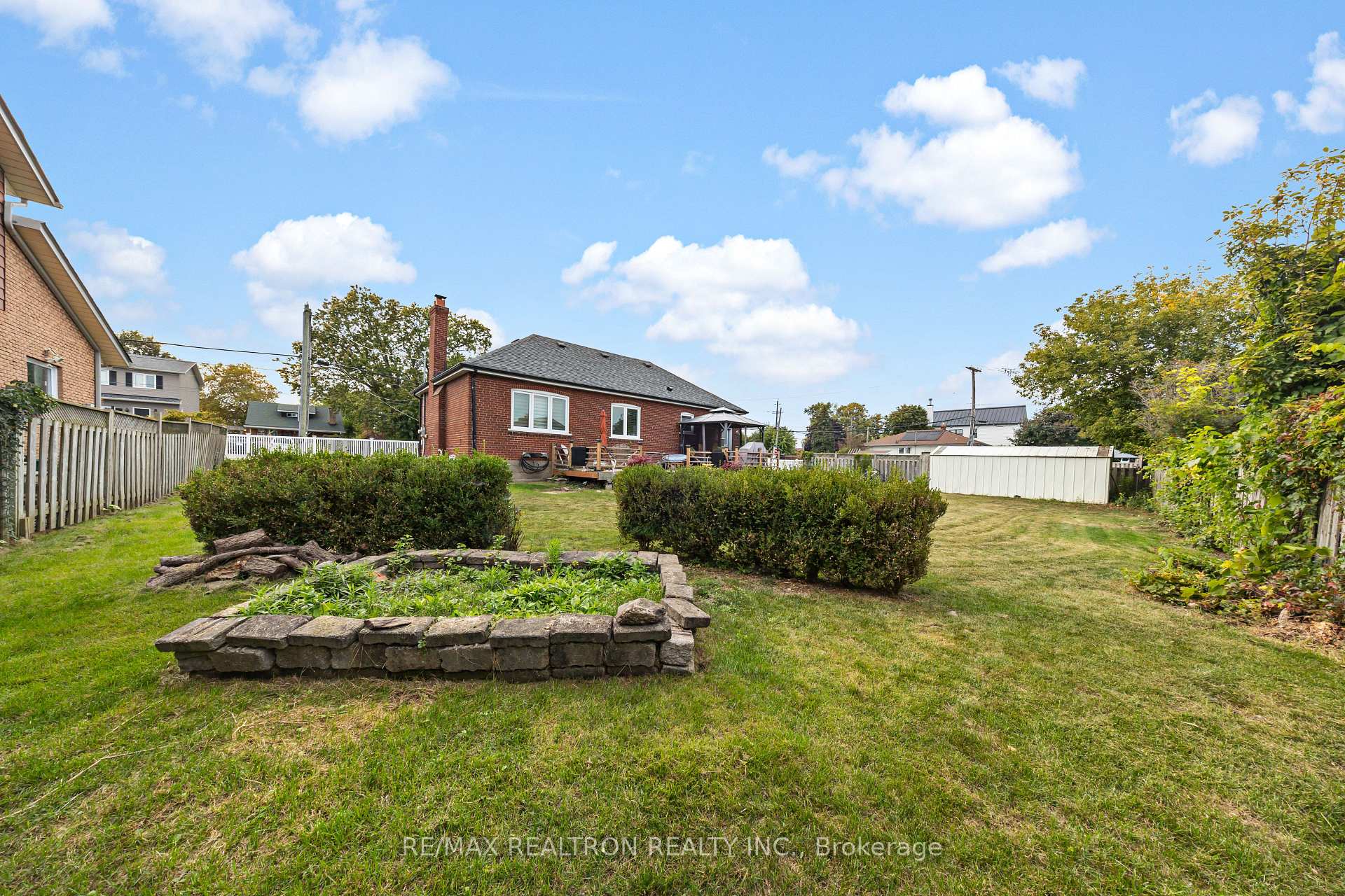 Photo 8 of 675 Liverpool Road, Pickering, Bay Ridges — HOMEH