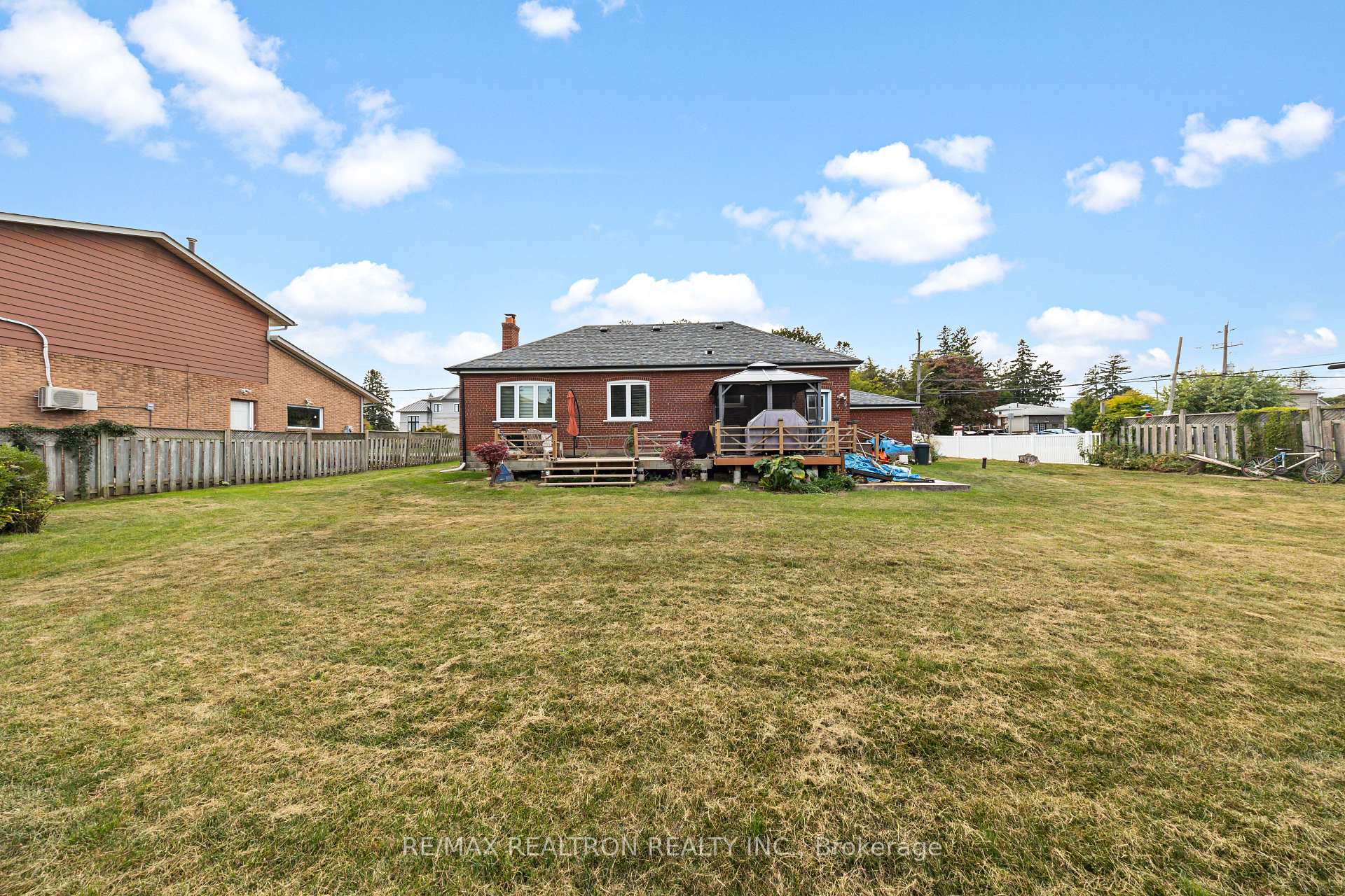 Photo 10 of 675 Liverpool Road, Pickering, Bay Ridges — HOMEH