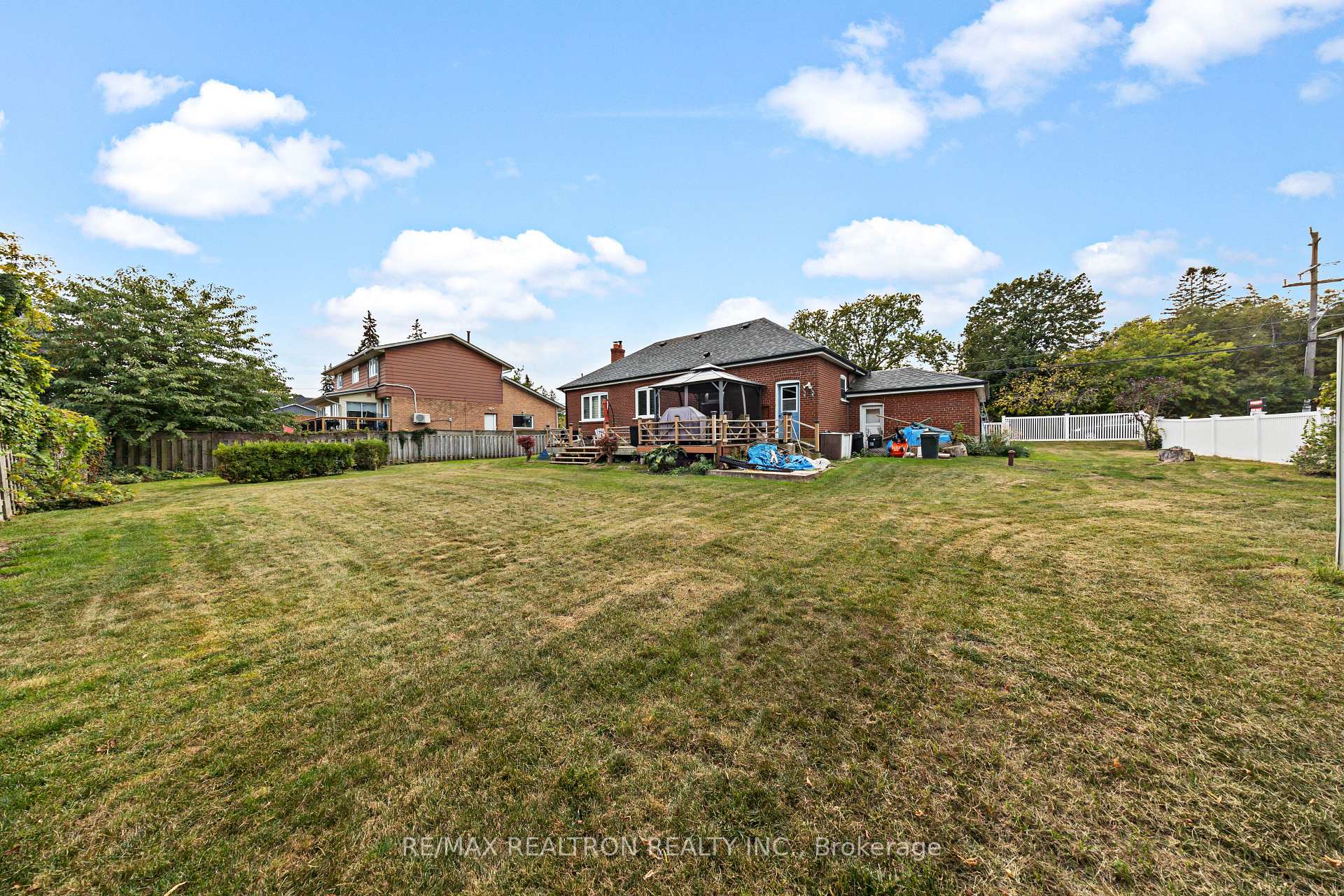 Photo 11 of 675 Liverpool Road, Pickering, Bay Ridges — HOMEH