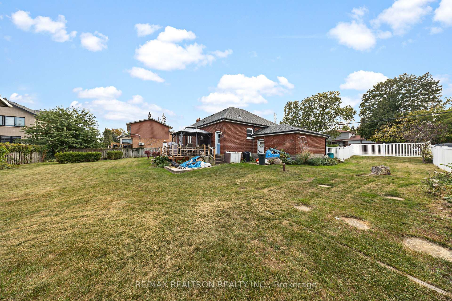 Photo 12 of 675 Liverpool Road, Pickering, Bay Ridges — HOMEH