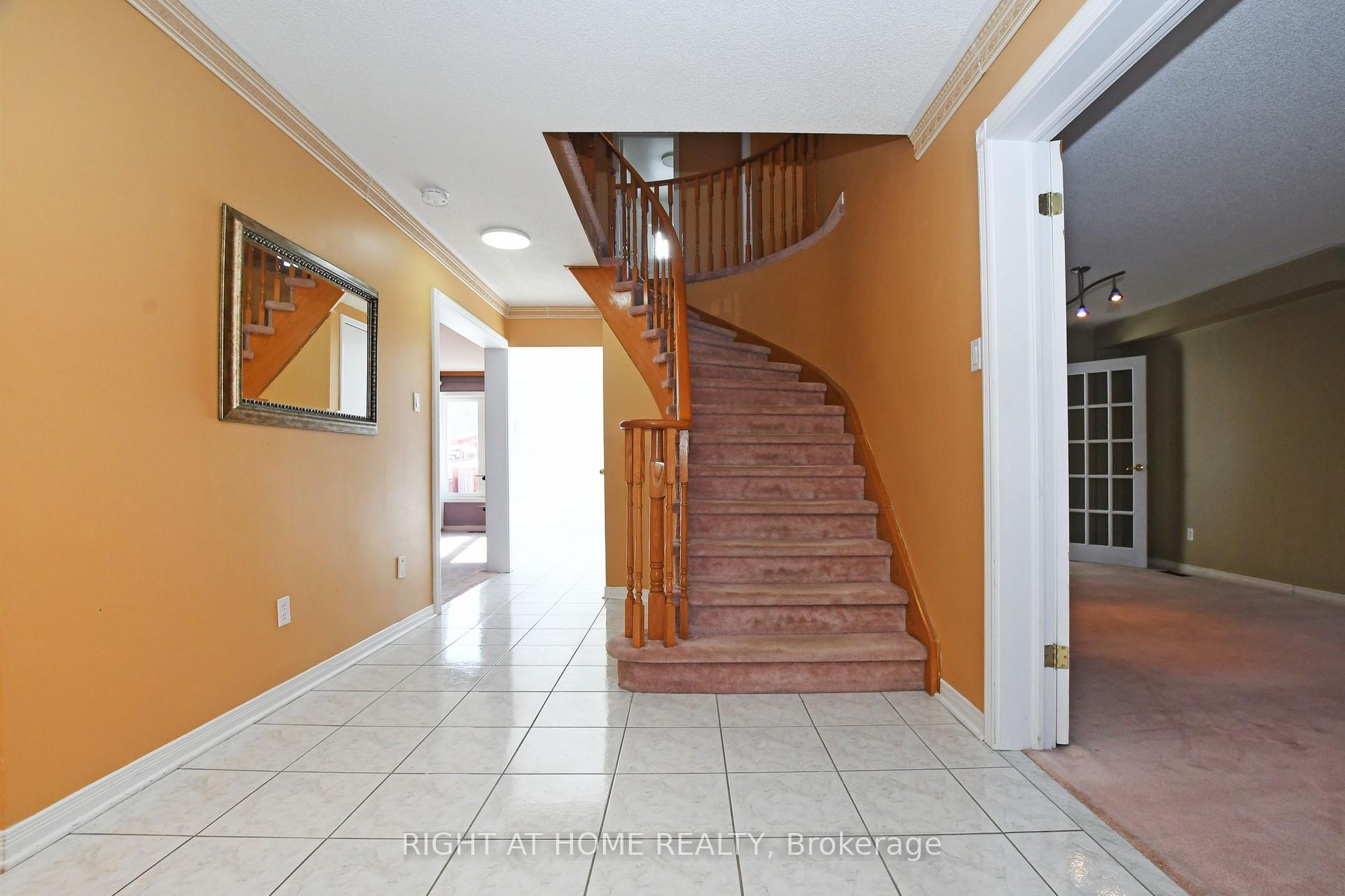 Photo 3 of 53 Mandel Crescent, Richmond Hill, Devonsleigh — HOMEH