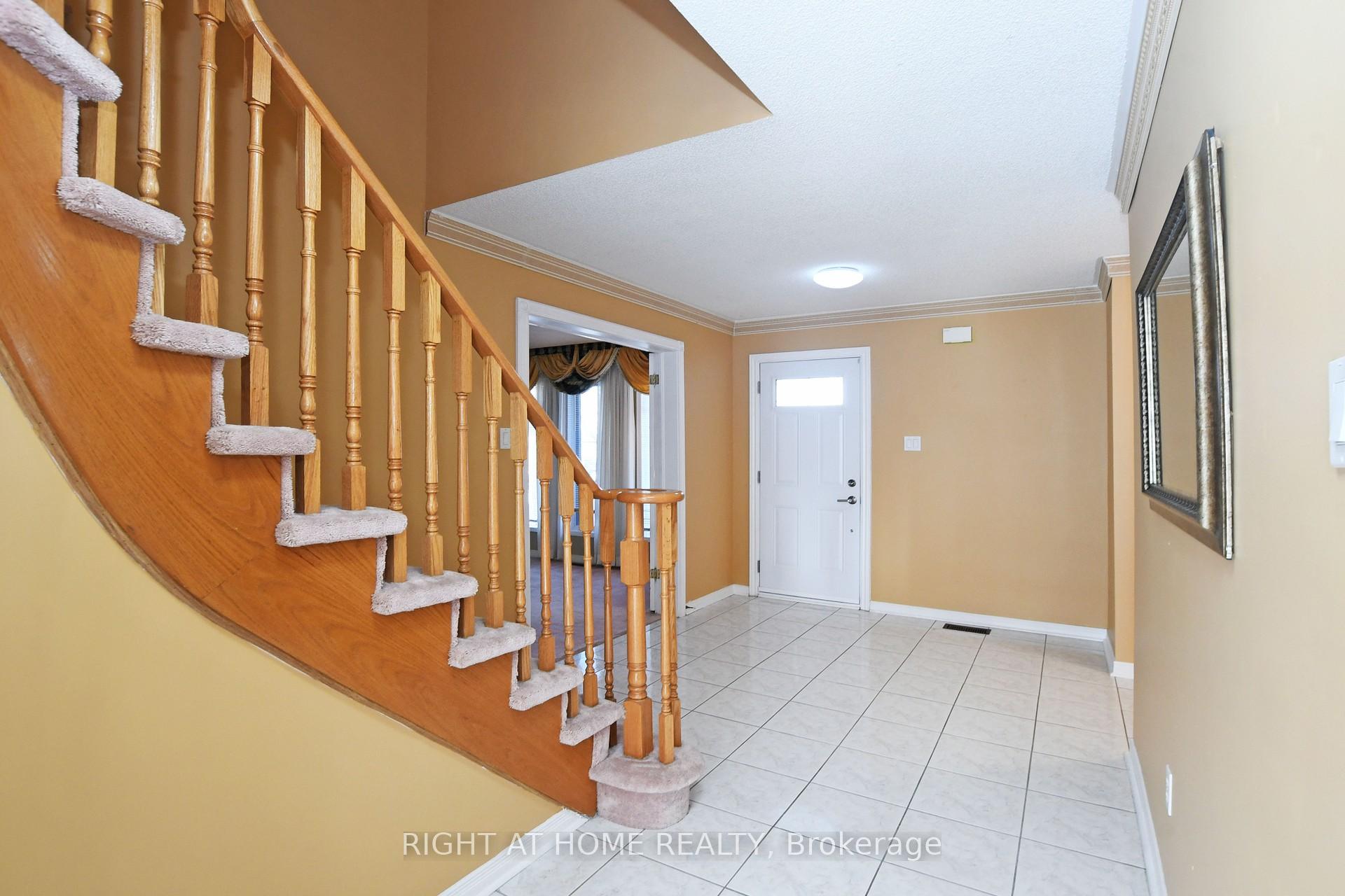 Photo 4 of 53 Mandel Crescent, Richmond Hill, Devonsleigh — HOMEH