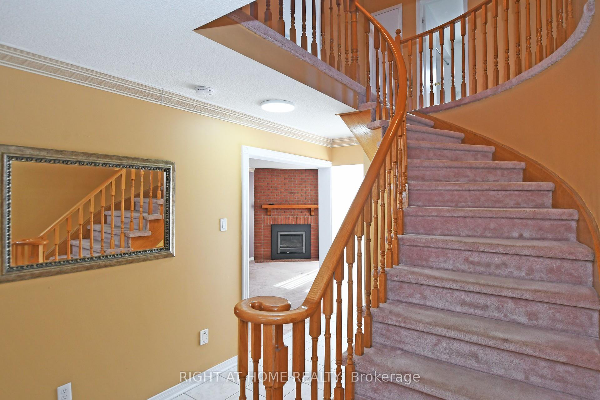 Photo 5 of 53 Mandel Crescent, Richmond Hill, Devonsleigh — HOMEH