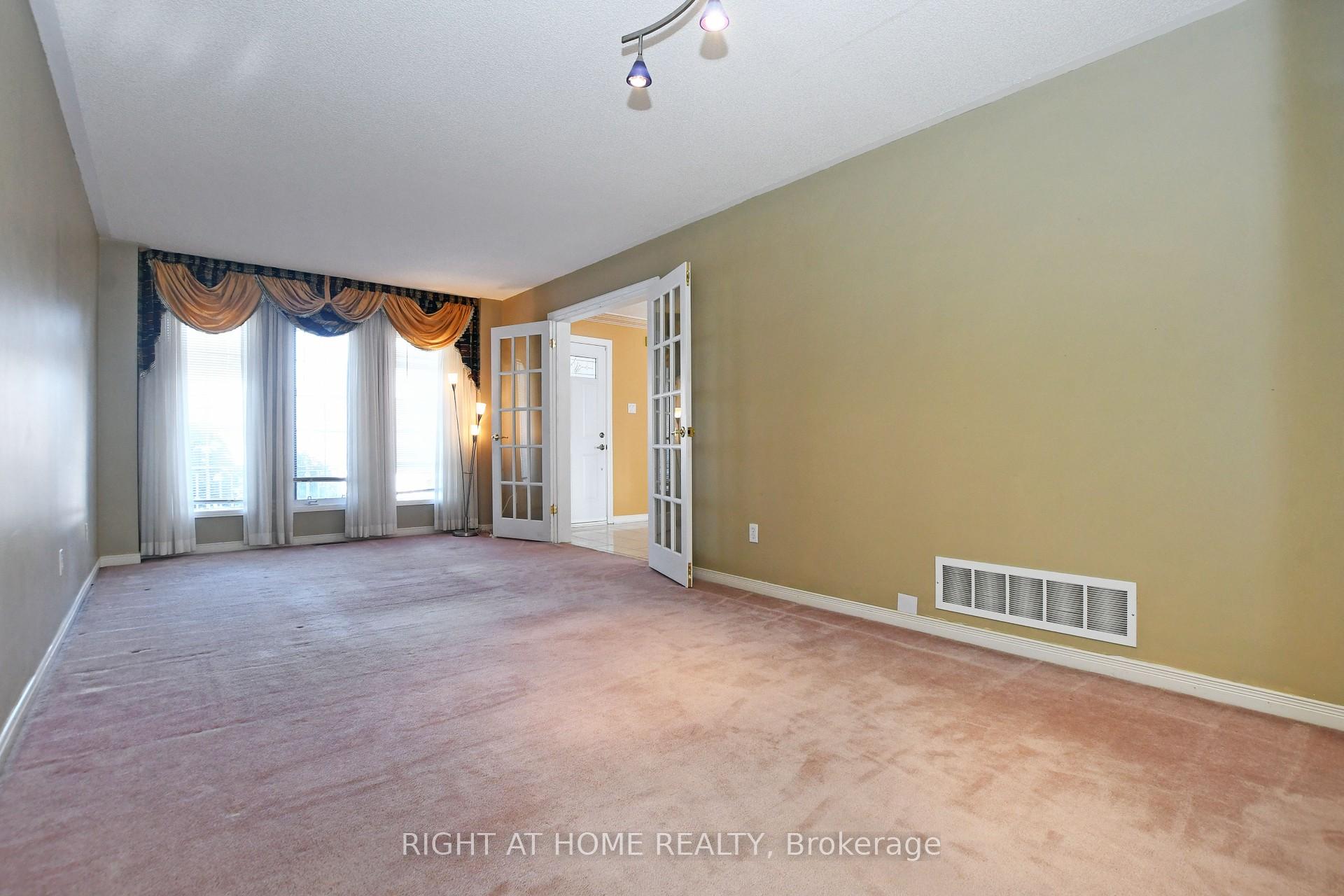 Photo 6 of 53 Mandel Crescent, Richmond Hill, Devonsleigh — HOMEH