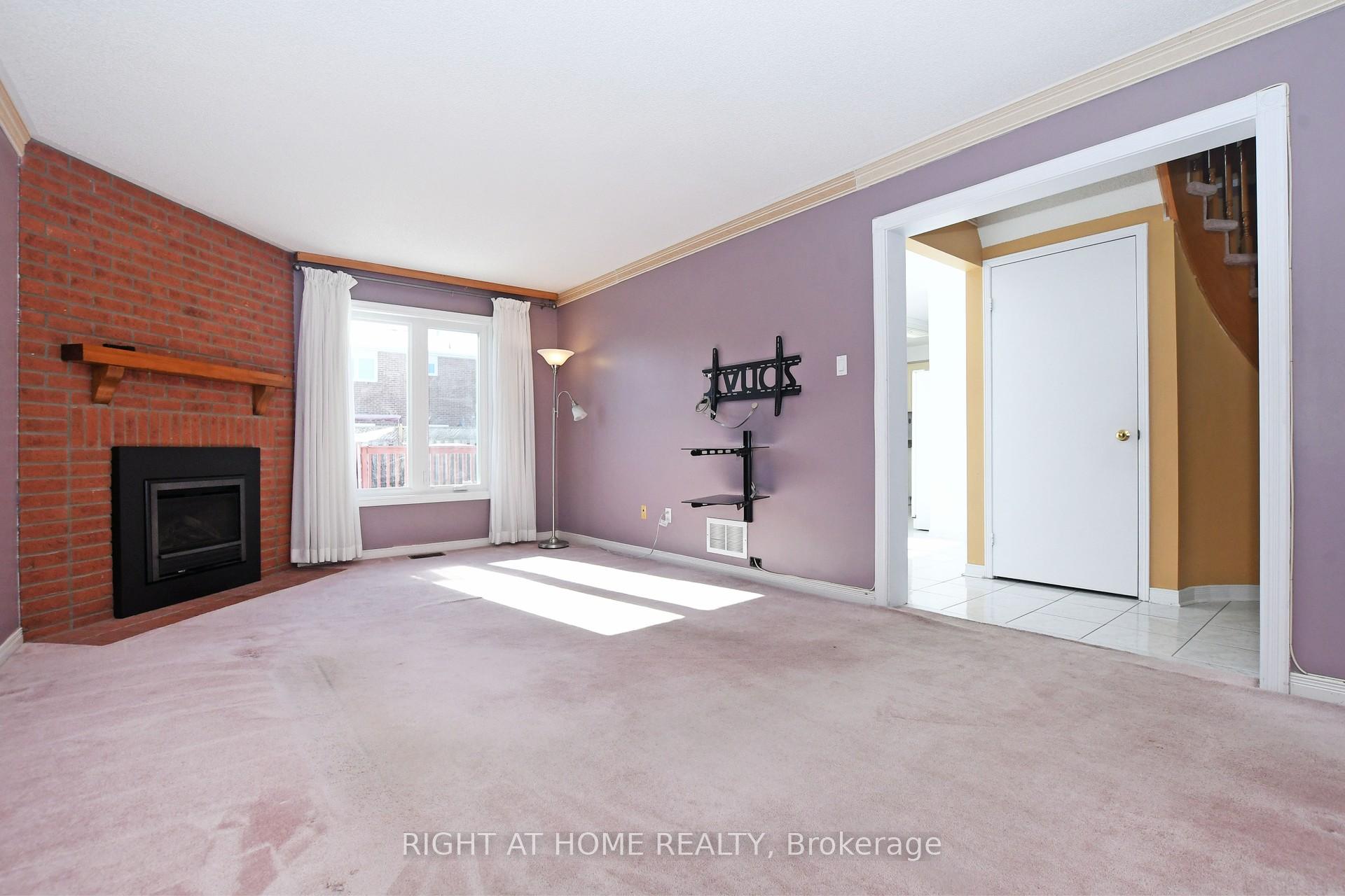 Photo 9 of 53 Mandel Crescent, Richmond Hill, Devonsleigh — HOMEH