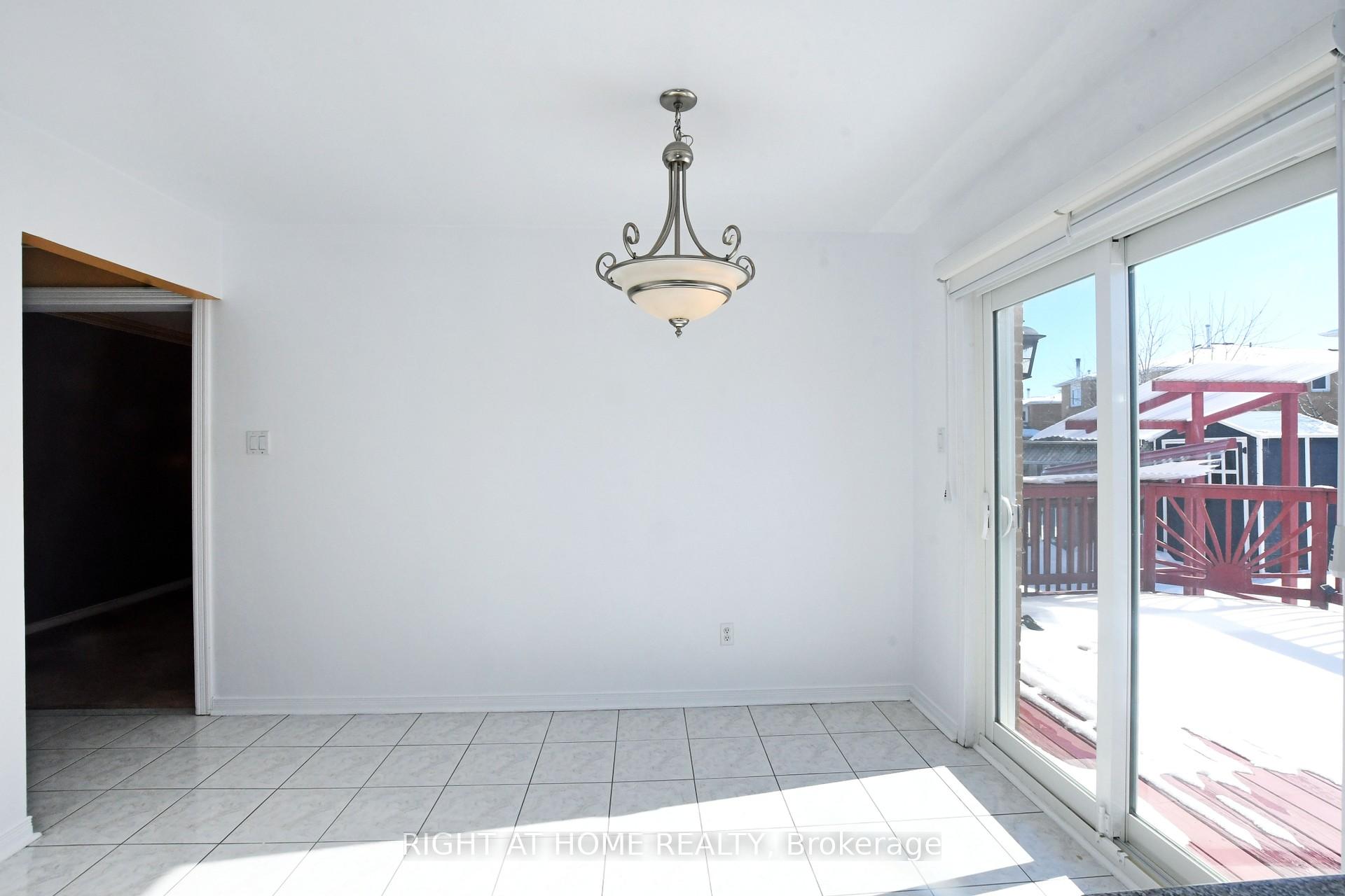 Photo 13 of 53 Mandel Crescent, Richmond Hill, Devonsleigh — HOMEH