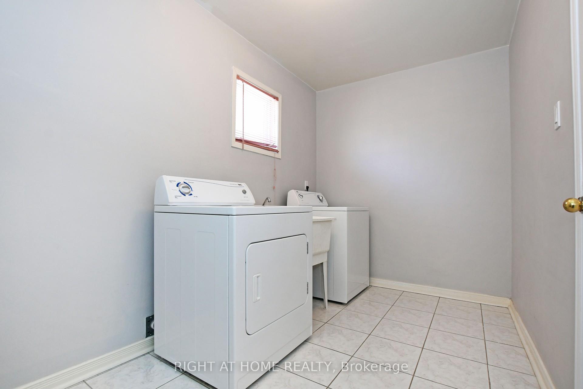 Photo 17 of 53 Mandel Crescent, Richmond Hill, Devonsleigh — HOMEH