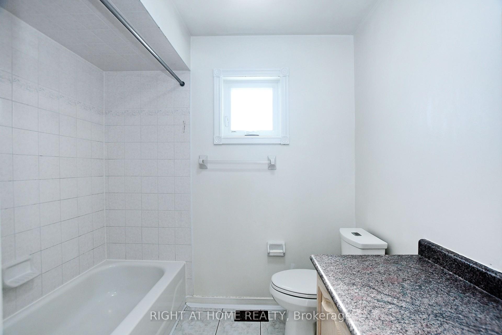 Photo 19 of 53 Mandel Crescent, Richmond Hill, Devonsleigh — HOMEH