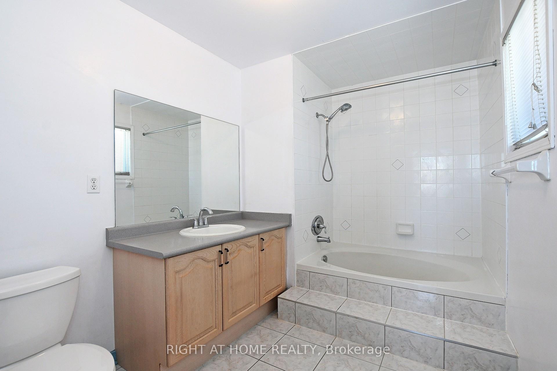 Photo 22 of 53 Mandel Crescent, Richmond Hill, Devonsleigh — HOMEH