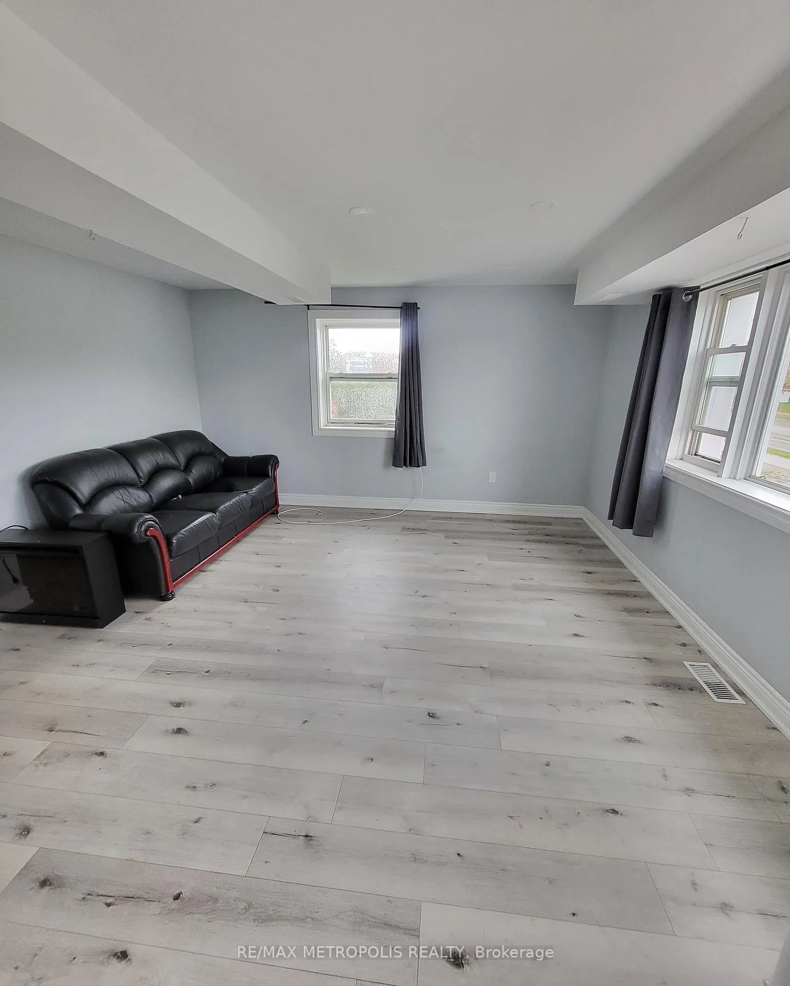 Photo 4 of Unit 1, 531 Essa Road, Barrie, Holly — HOMEH
