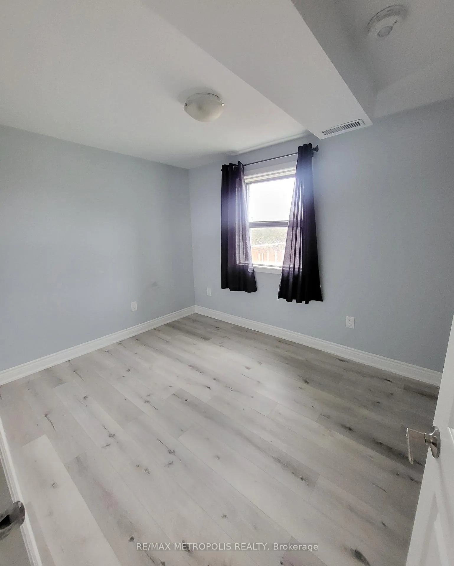 Photo 9 of Unit 1, 531 Essa Road, Barrie, Holly — HOMEH
