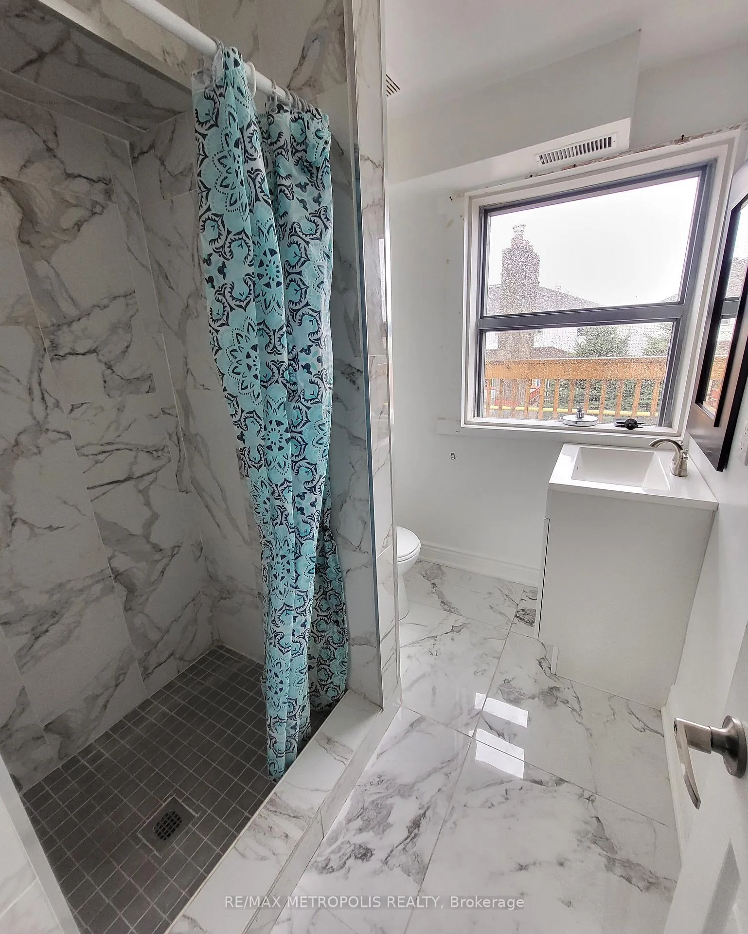 Photo 11 of Unit 1, 531 Essa Road, Barrie, Holly — HOMEH