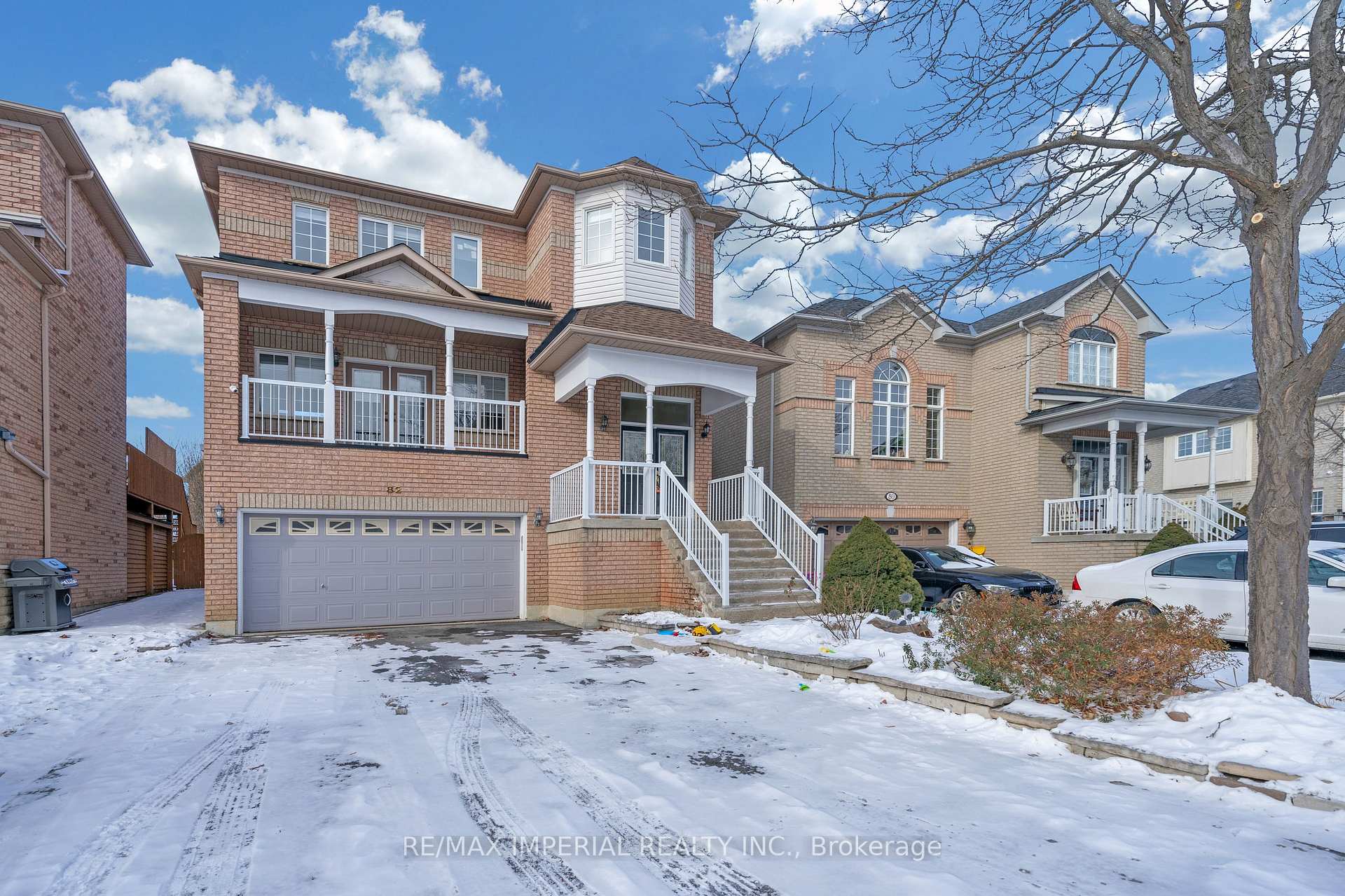 Photo 2 of 82 Santa Maria Trail, Vaughan, Vellore Village — HOMEH