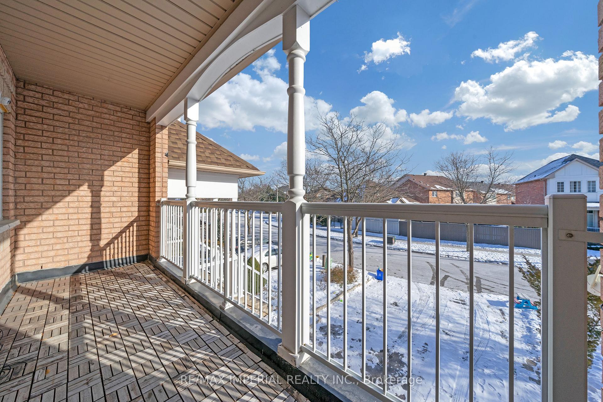 Photo 8 of 82 Santa Maria Trail, Vaughan, Vellore Village — HOMEH