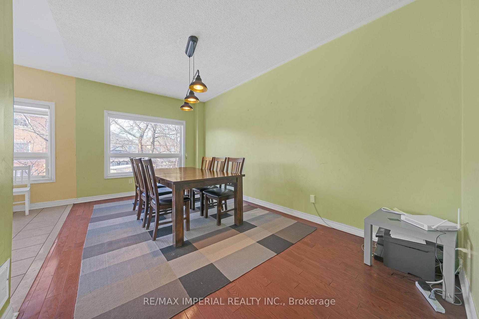 Photo 10 of 82 Santa Maria Trail, Vaughan, Vellore Village — HOMEH