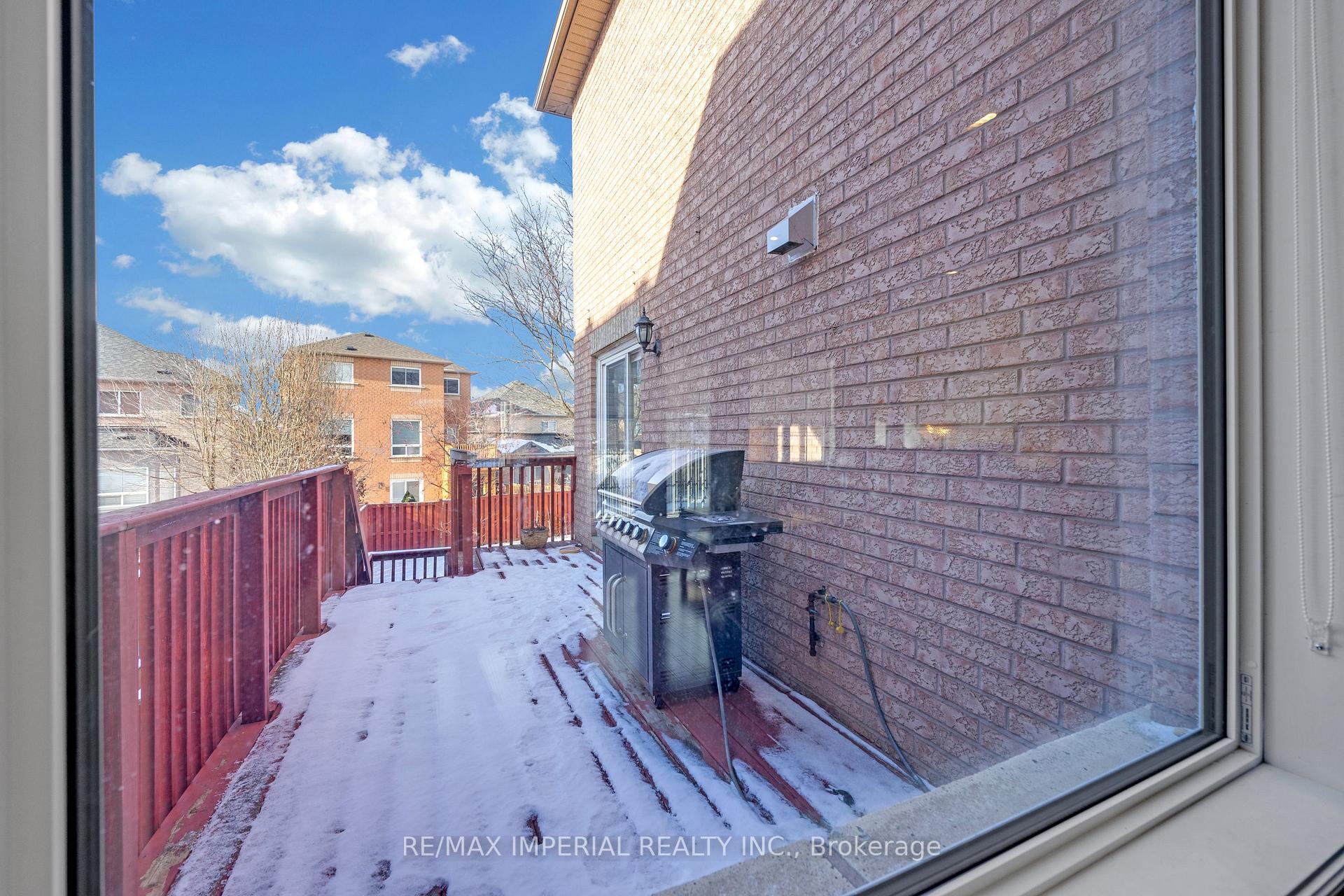 Photo 18 of 82 Santa Maria Trail, Vaughan, Vellore Village — HOMEH