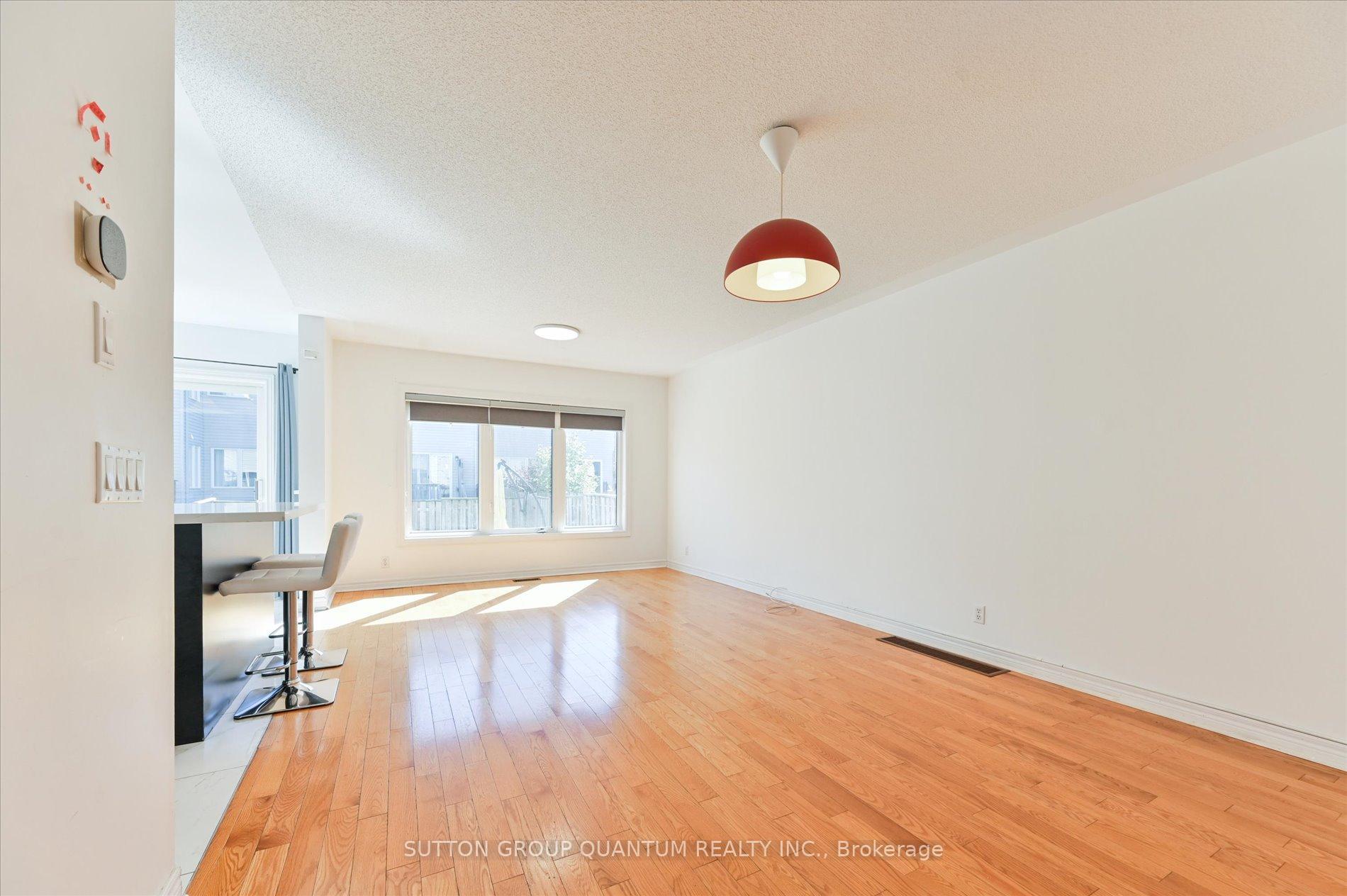 Photo 4 of 59 Marshview Avenue, Aurora, Bayview Northeast — HOMEH