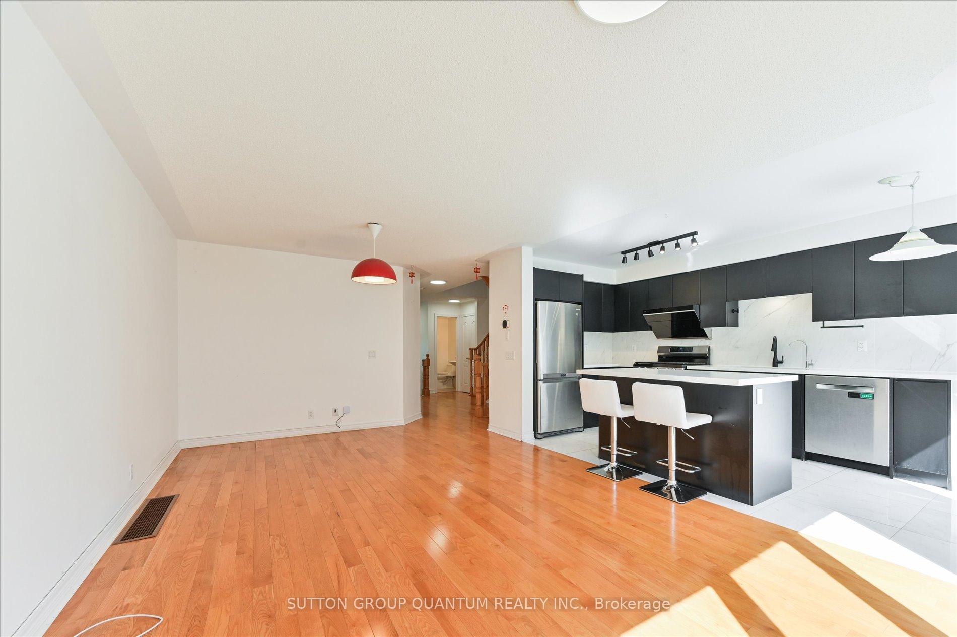 Photo 13 of 59 Marshview Avenue, Aurora, Bayview Northeast — HOMEH