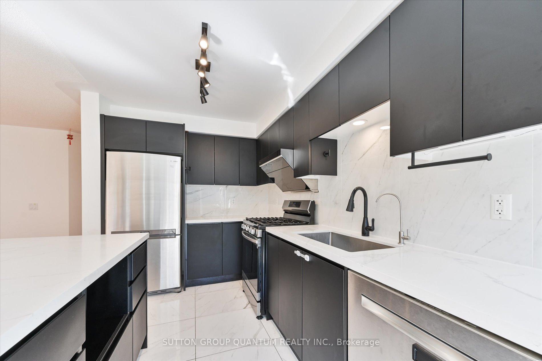 Photo 10 of 59 Marshview Avenue, Aurora, Bayview Northeast — HOMEH
