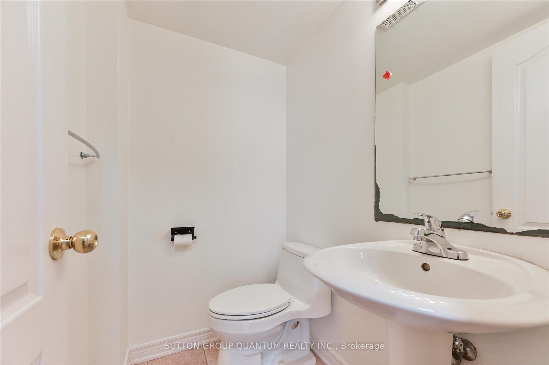 Photo 11 of 59 Marshview Avenue, Aurora, Bayview Northeast — HOMEH